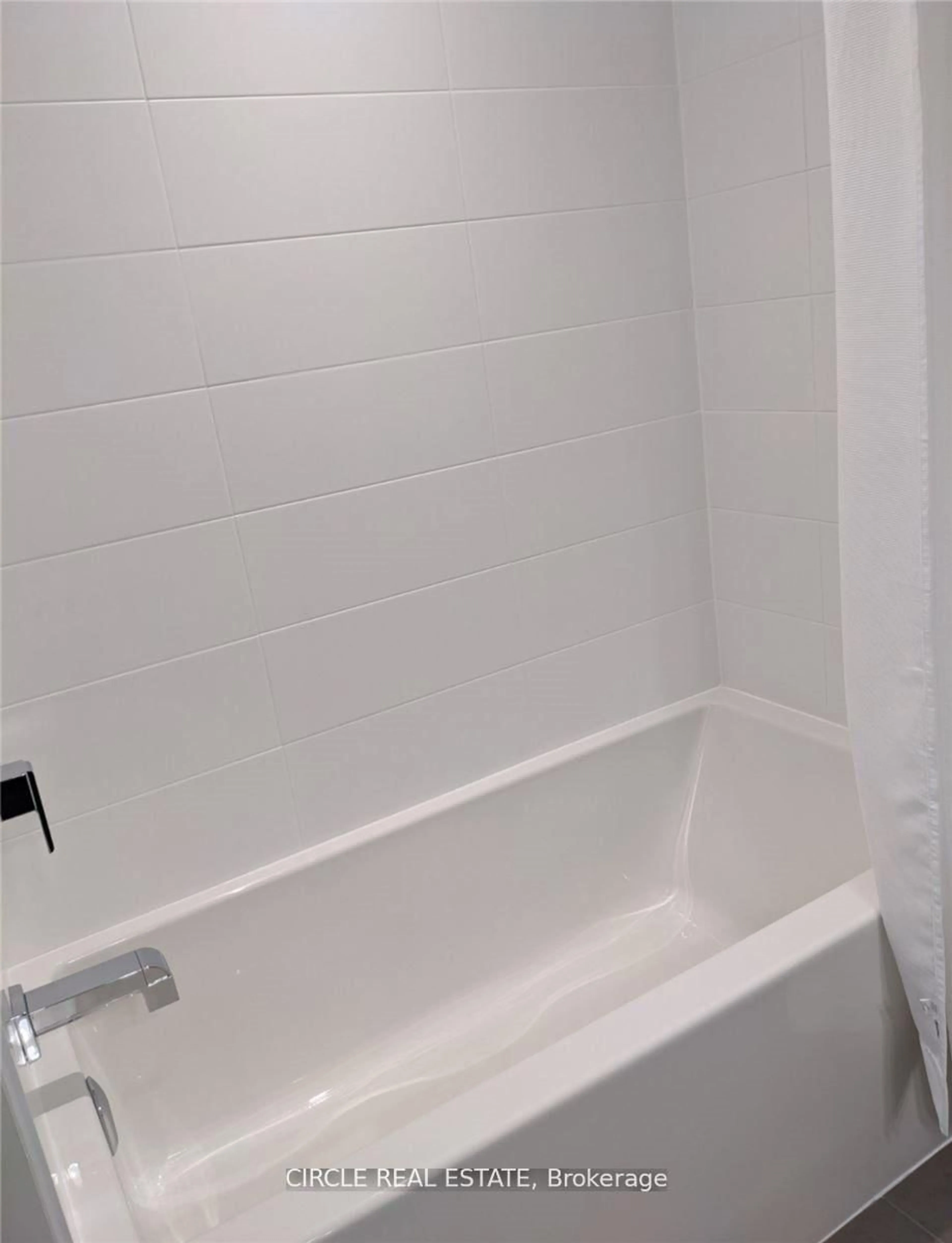 Standard bathroom, unknown for 15 Lynch St #1505, Brampton Ontario L6W 2B1