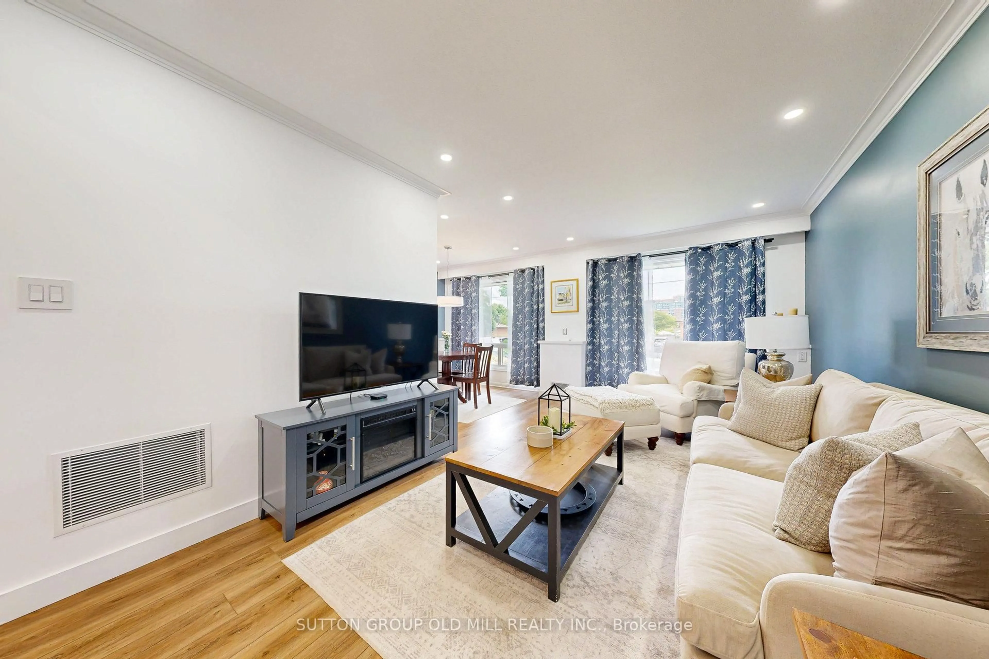 Living room with furniture, unknown for 65 Ashwood Cres, Brampton Ontario L6T 1M1
