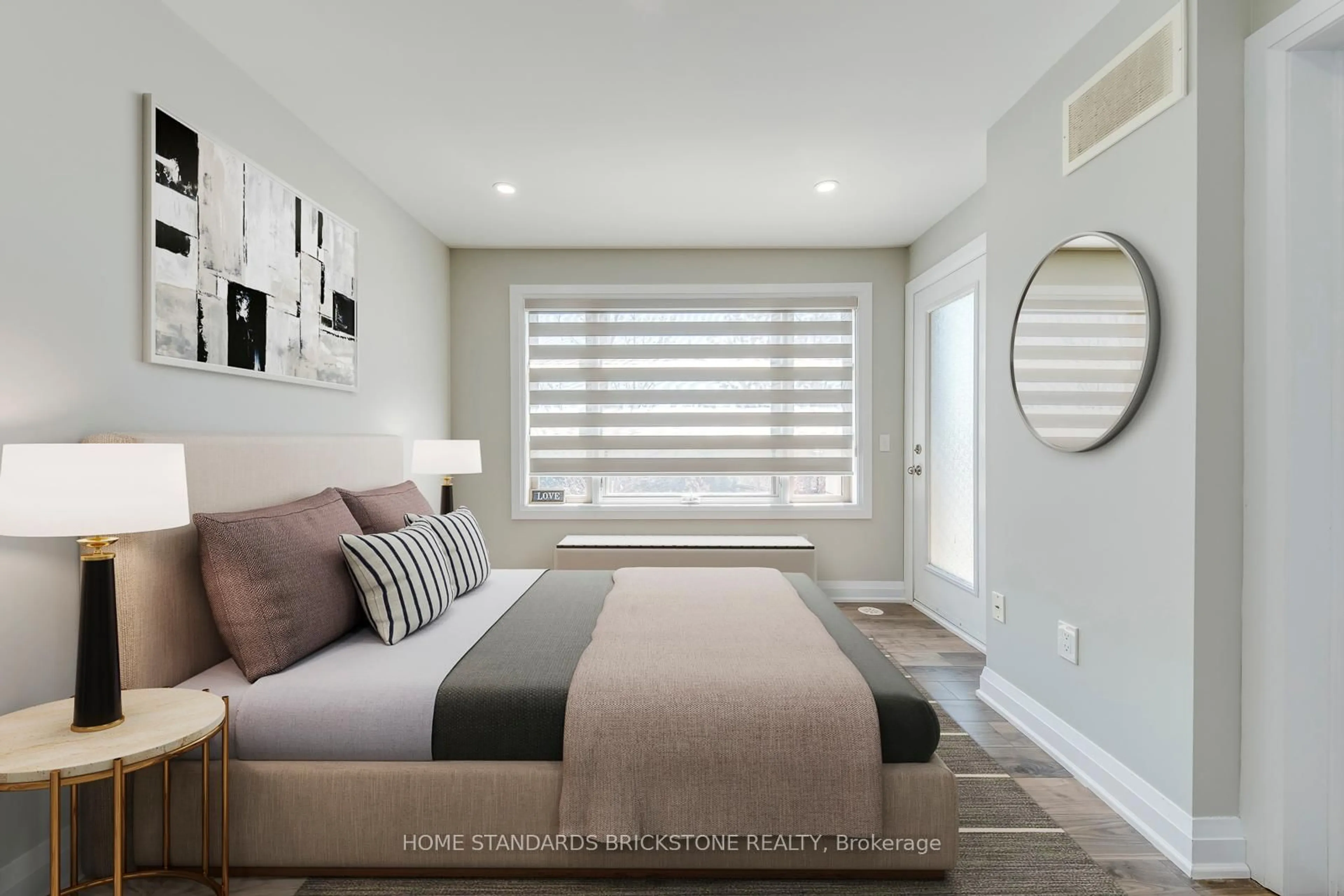 Bedroom with bed, unknown for 2460 Prince Michael Dr #TH18, Oakville Ontario L6H 0G9