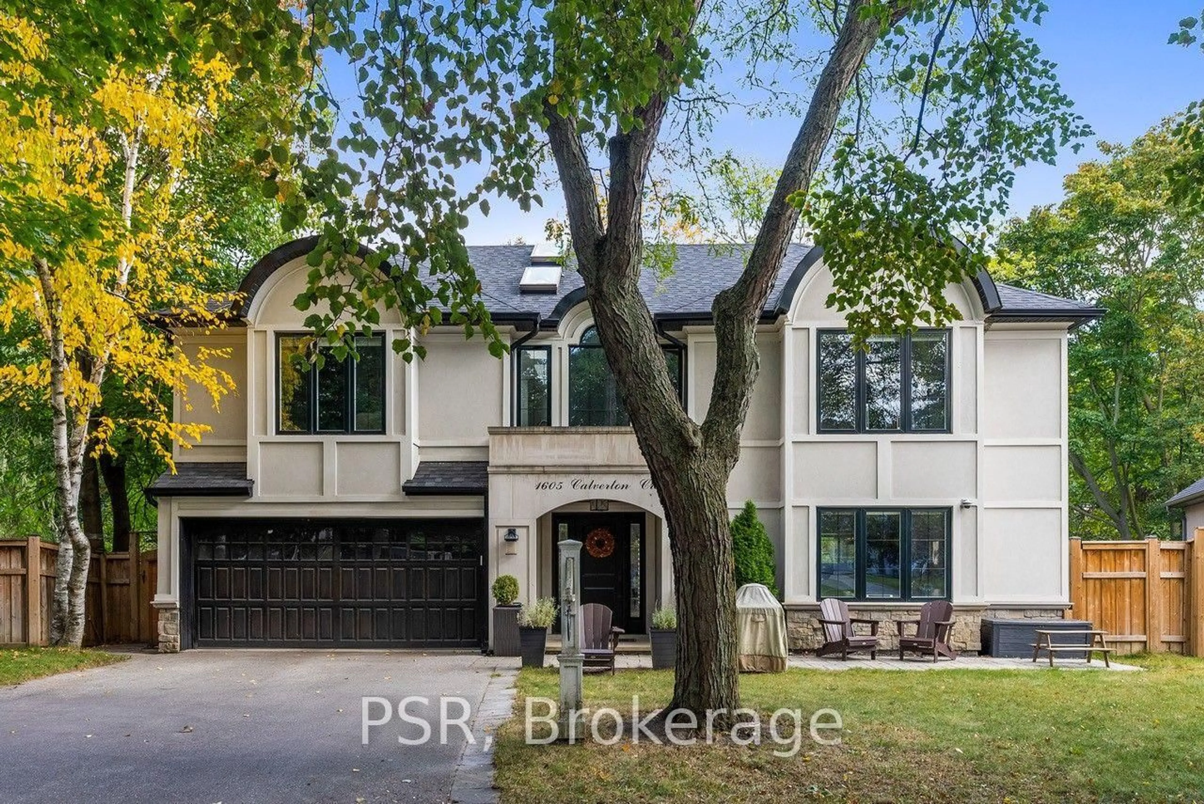 Home with brick exterior material, street for 1605 Calverton Crt, Mississauga Ontario L5G 2W4
