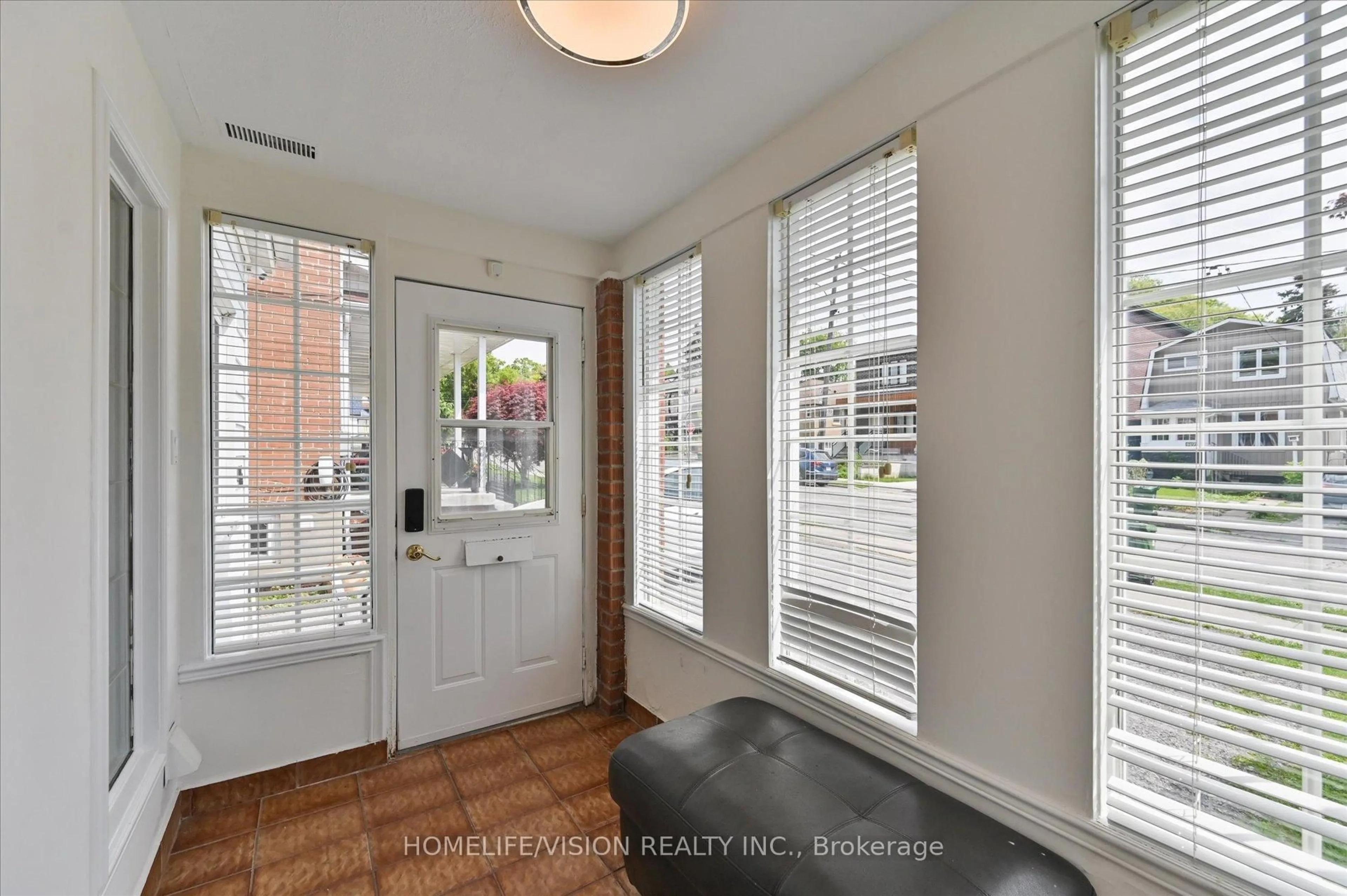 Indoor entryway for 406 Nairn Ave, Toronto Ontario M6E 4J3
