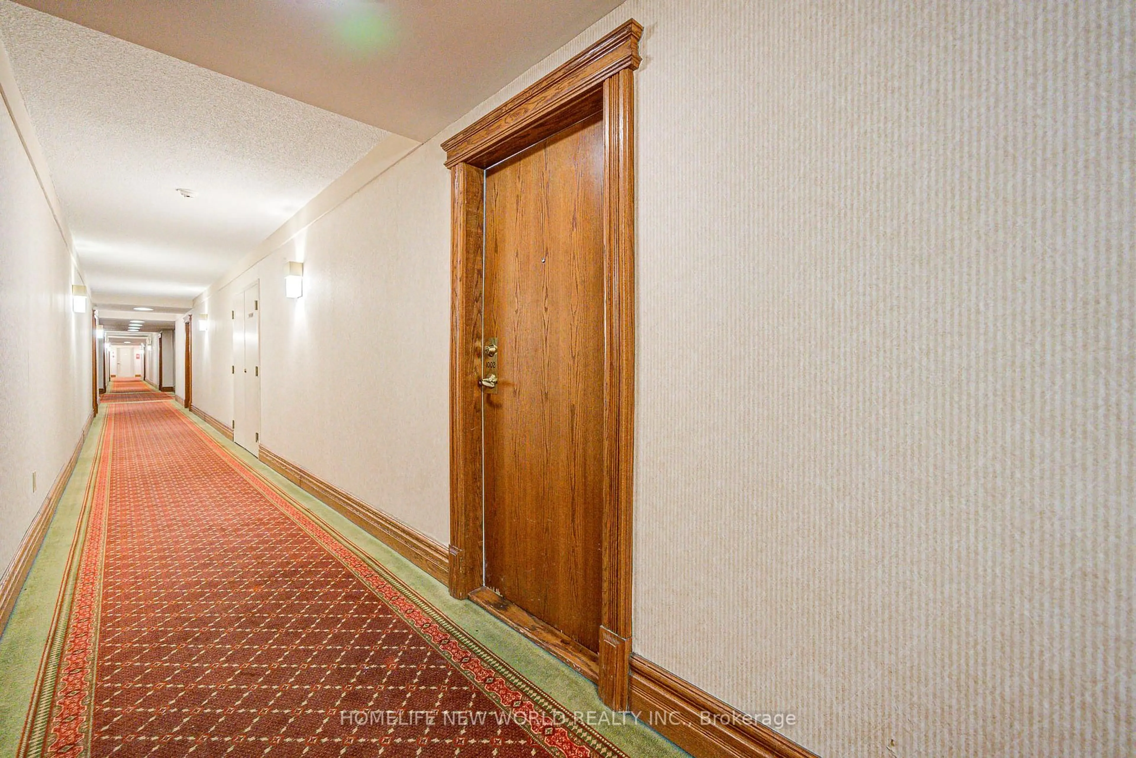 Indoor foyer for 55 Elm Dr #1002, Mississauga Ontario L5B 3Z3