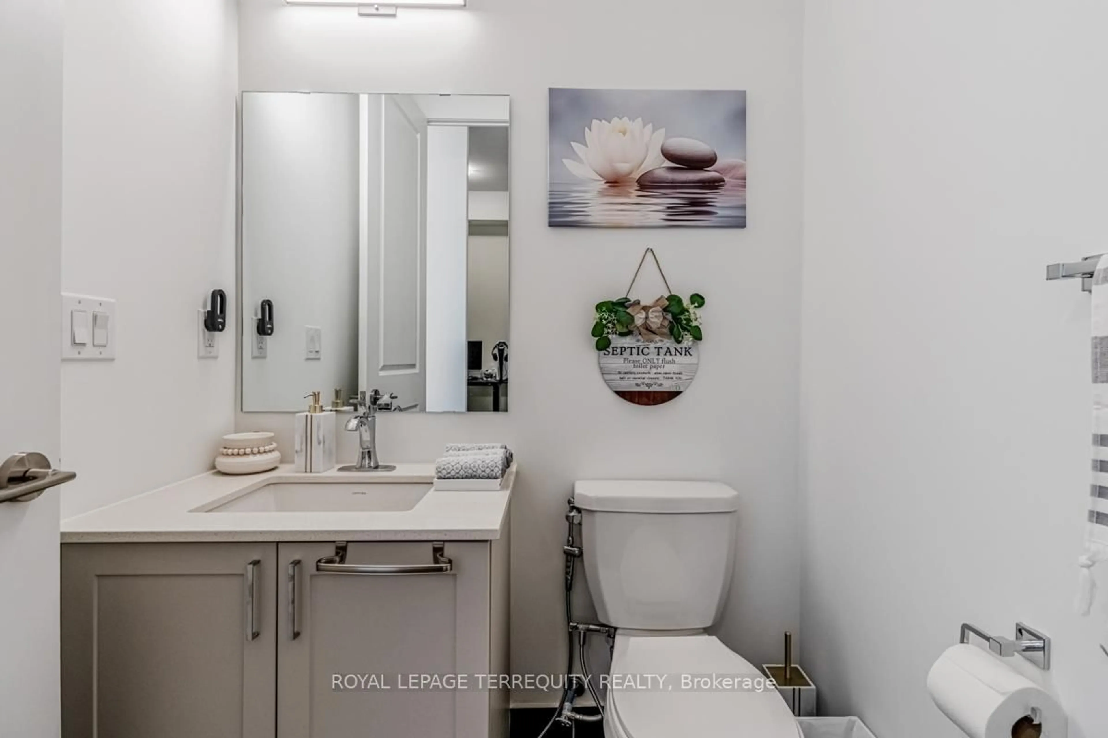 Standard bathroom, ceramic/tile floor for 1063 Douglas McCurdy Common #702, Mississauga Ontario L5G 0C5