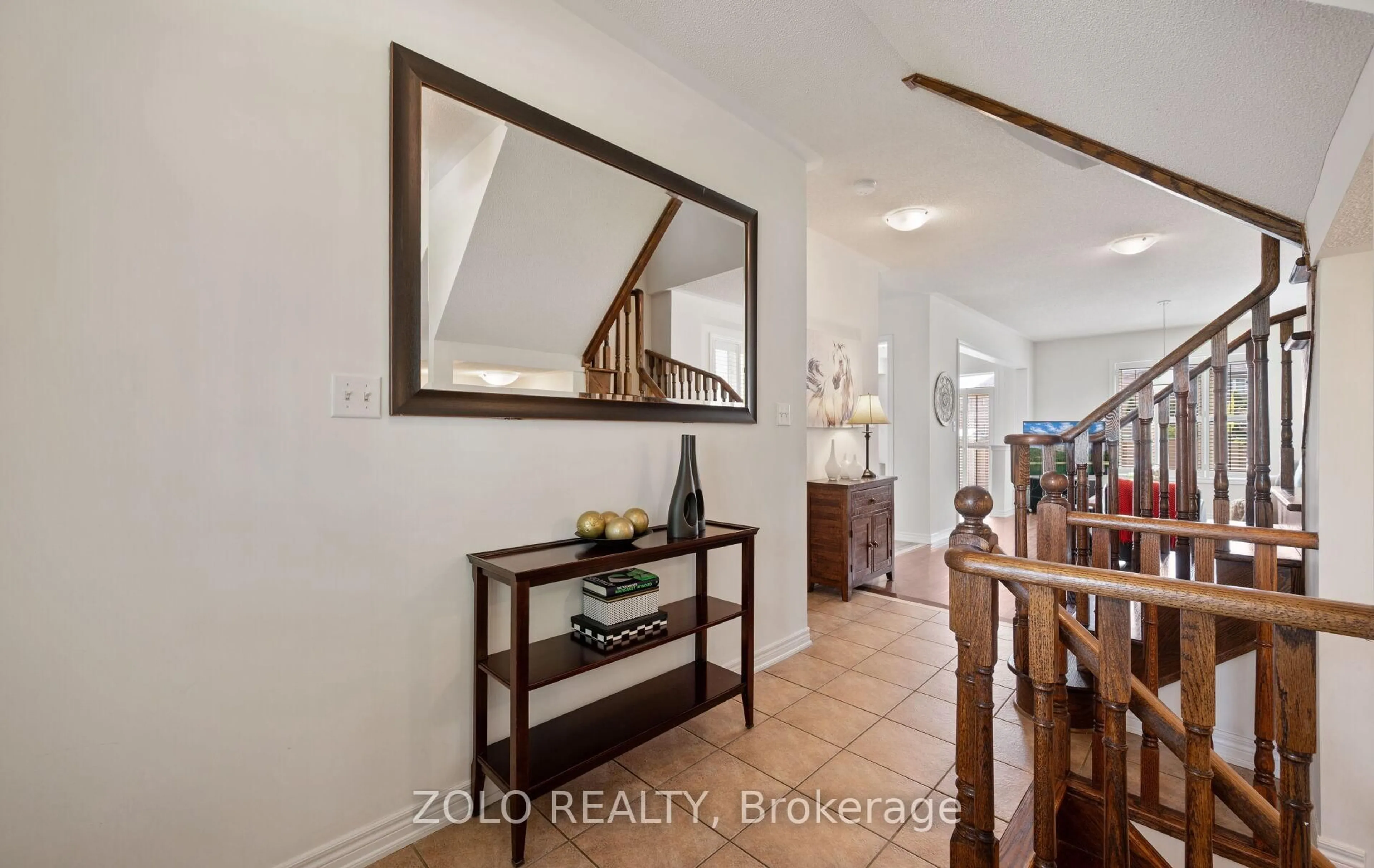 Indoor entryway for 13 Putnam Dr, Brampton Ontario L7A 3S4