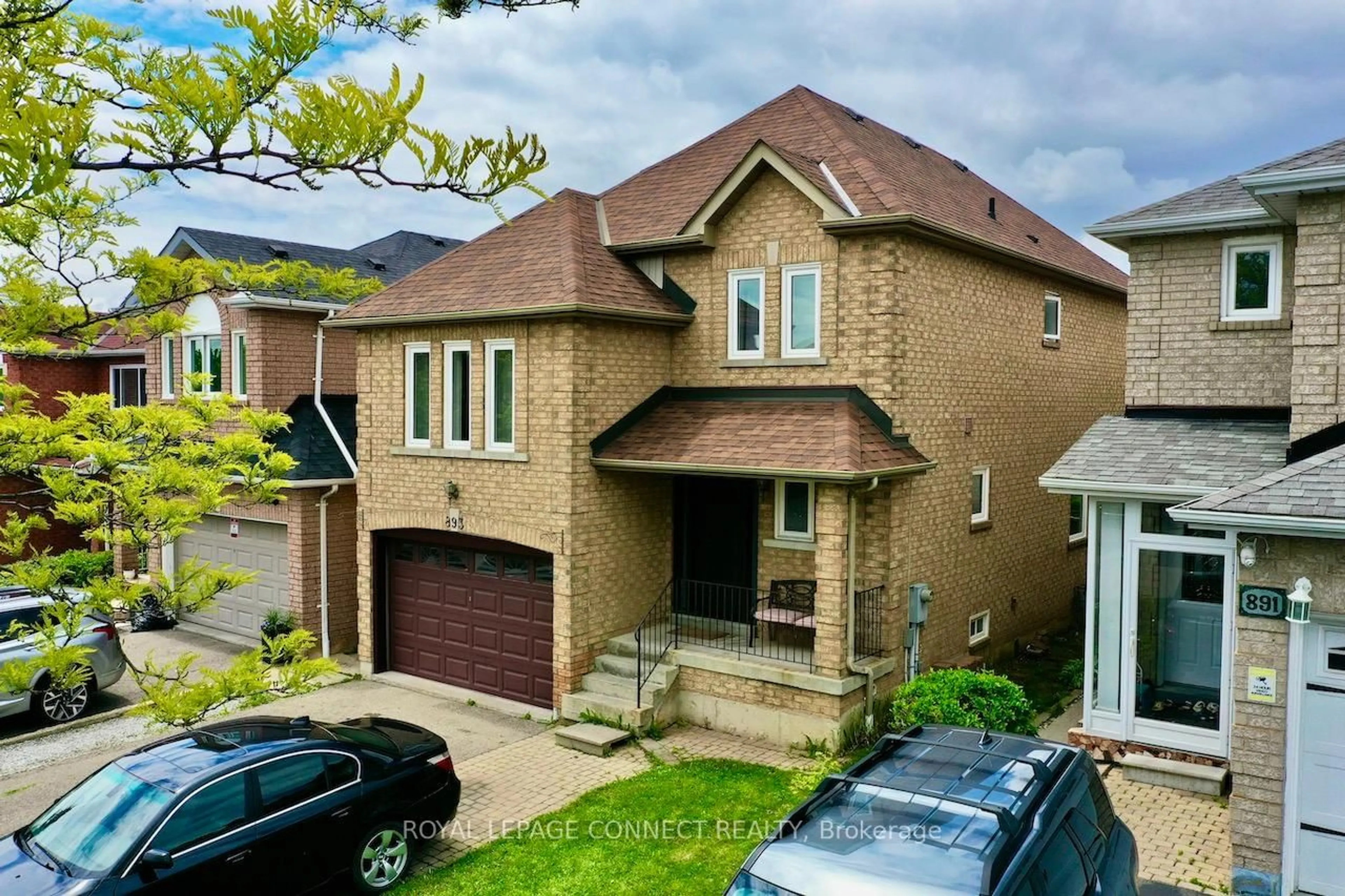 Home with brick exterior material, street for 893 Blyleven Blvd, Mississauga Ontario L5V 2J3