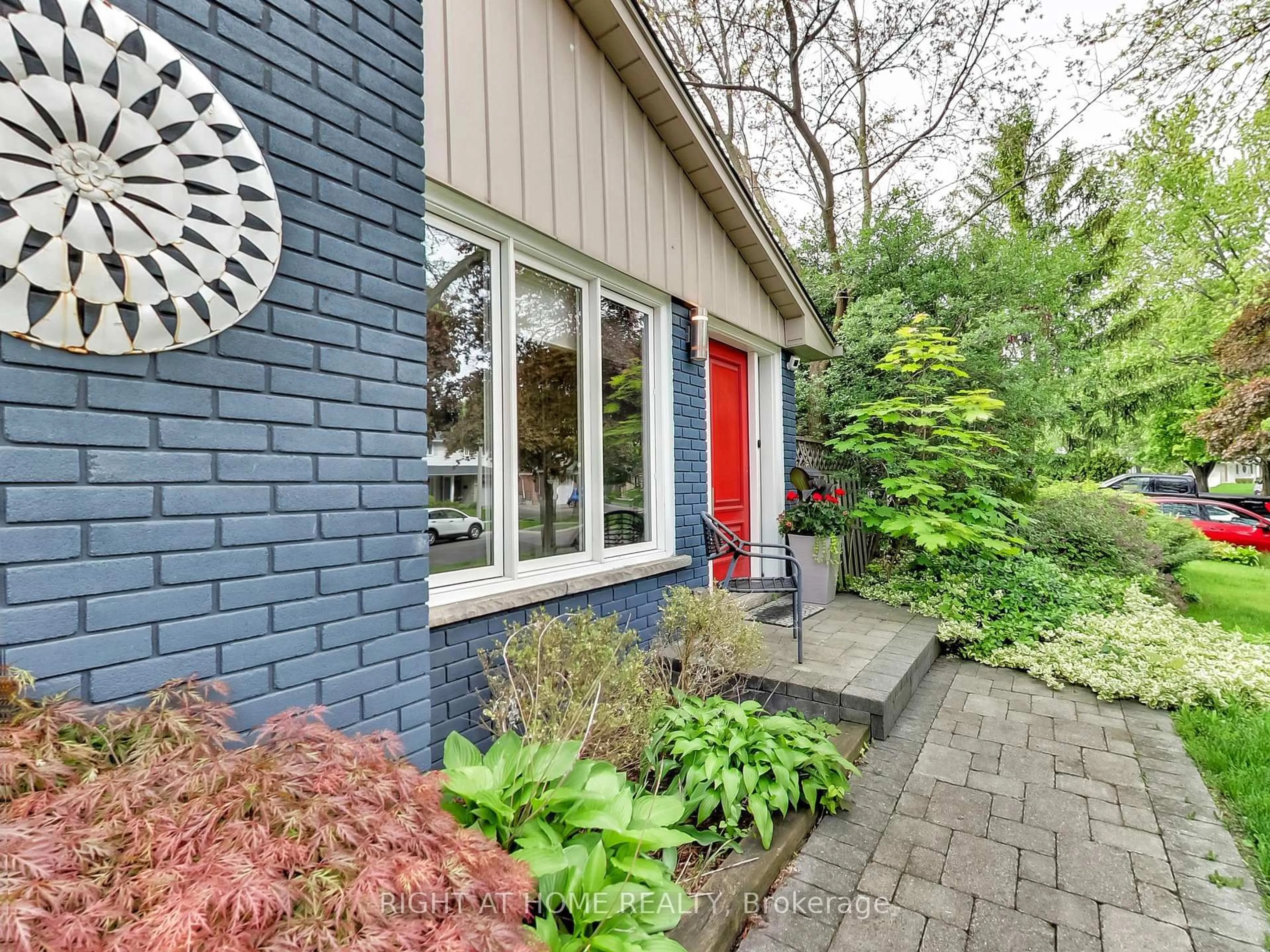 Home with brick exterior material, street for 1816 Pattinson Cres, Mississauga Ontario L5J 1H7