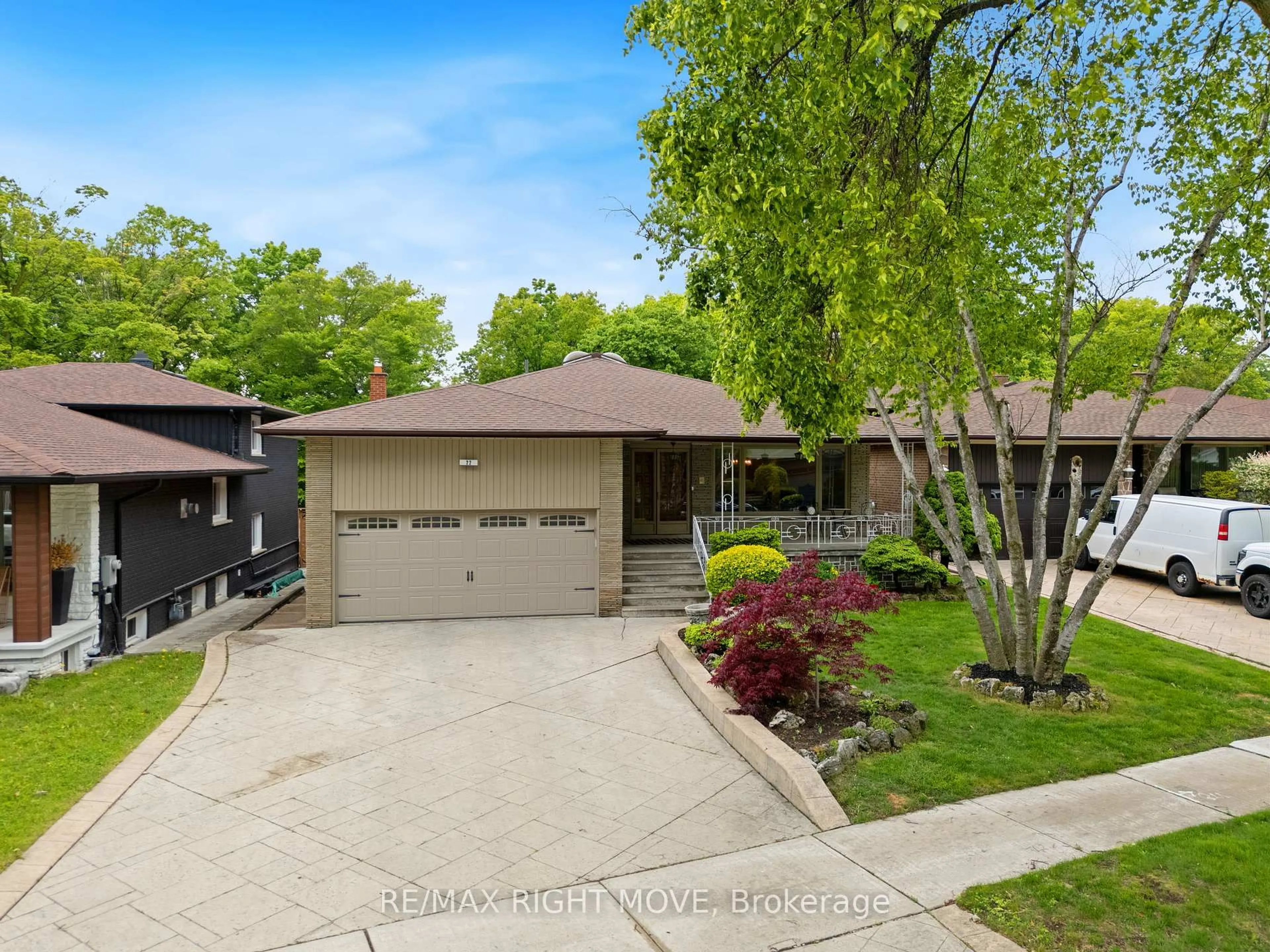 Unknown for 22 Ladyshot Cres, Toronto Ontario M3J 1X2