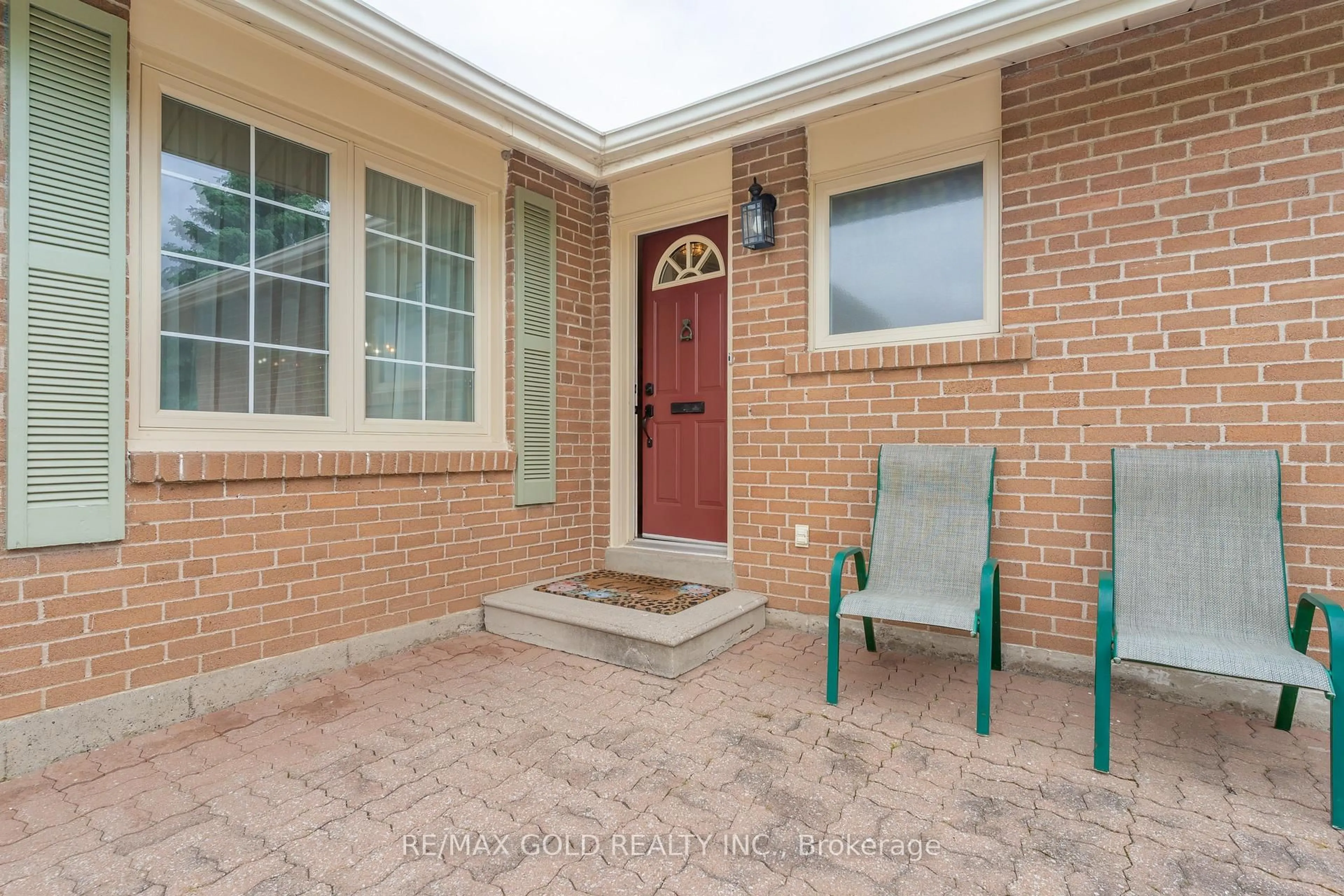 Home with brick exterior material, street for 226 Avondale Blvd, Brampton Ontario L6T 1J4