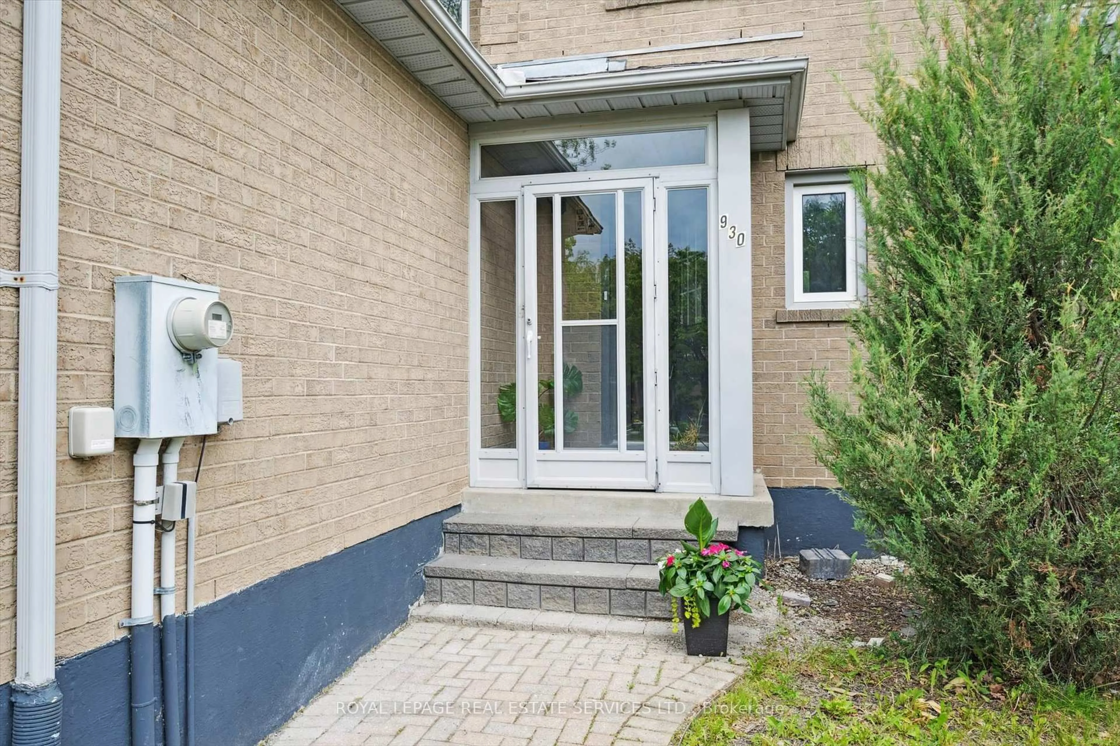 Unknown for 930 Blizzard Rd, Mississauga Ontario L5V 1T1