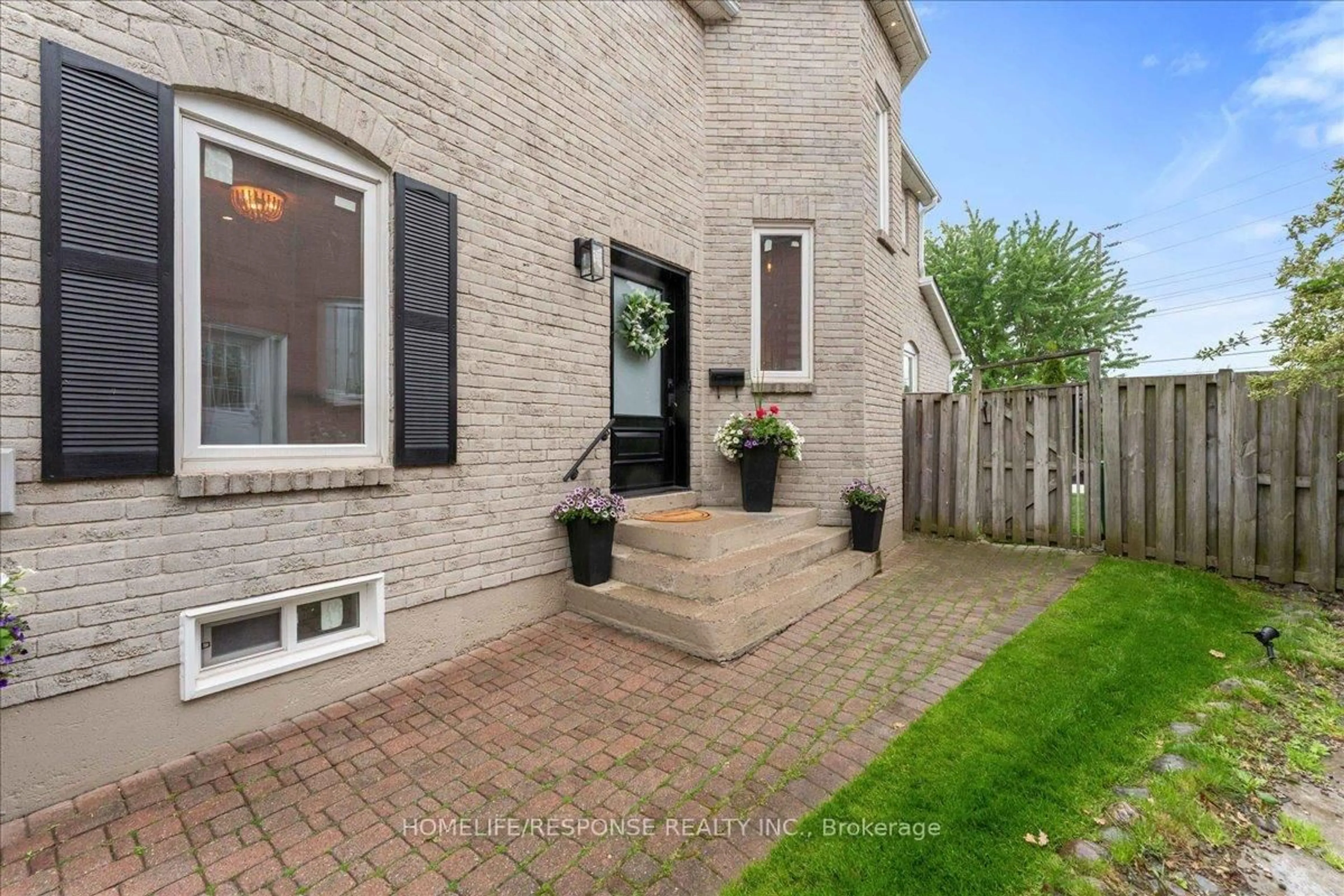 Patio, street for 3196 Cambourne Cres, Mississauga Ontario L5N 5G1