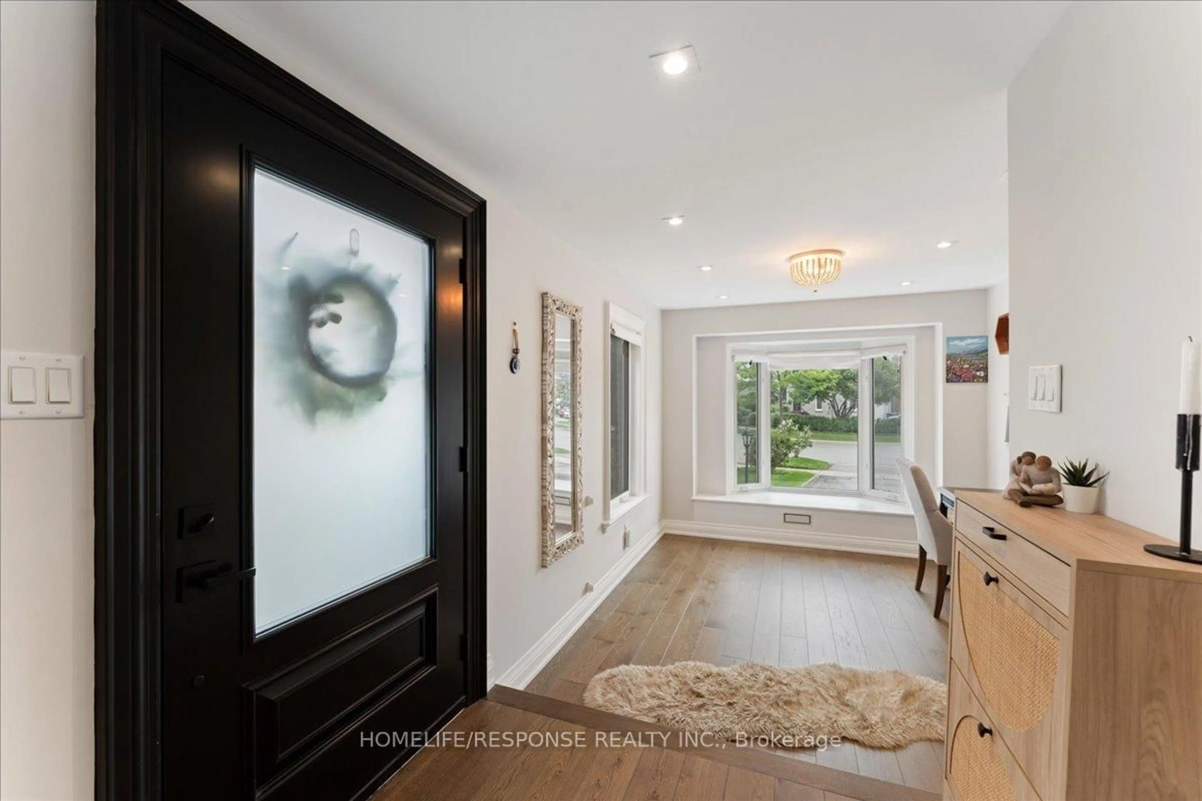 Indoor entryway for 3196 Cambourne Cres, Mississauga Ontario L5N 5G1