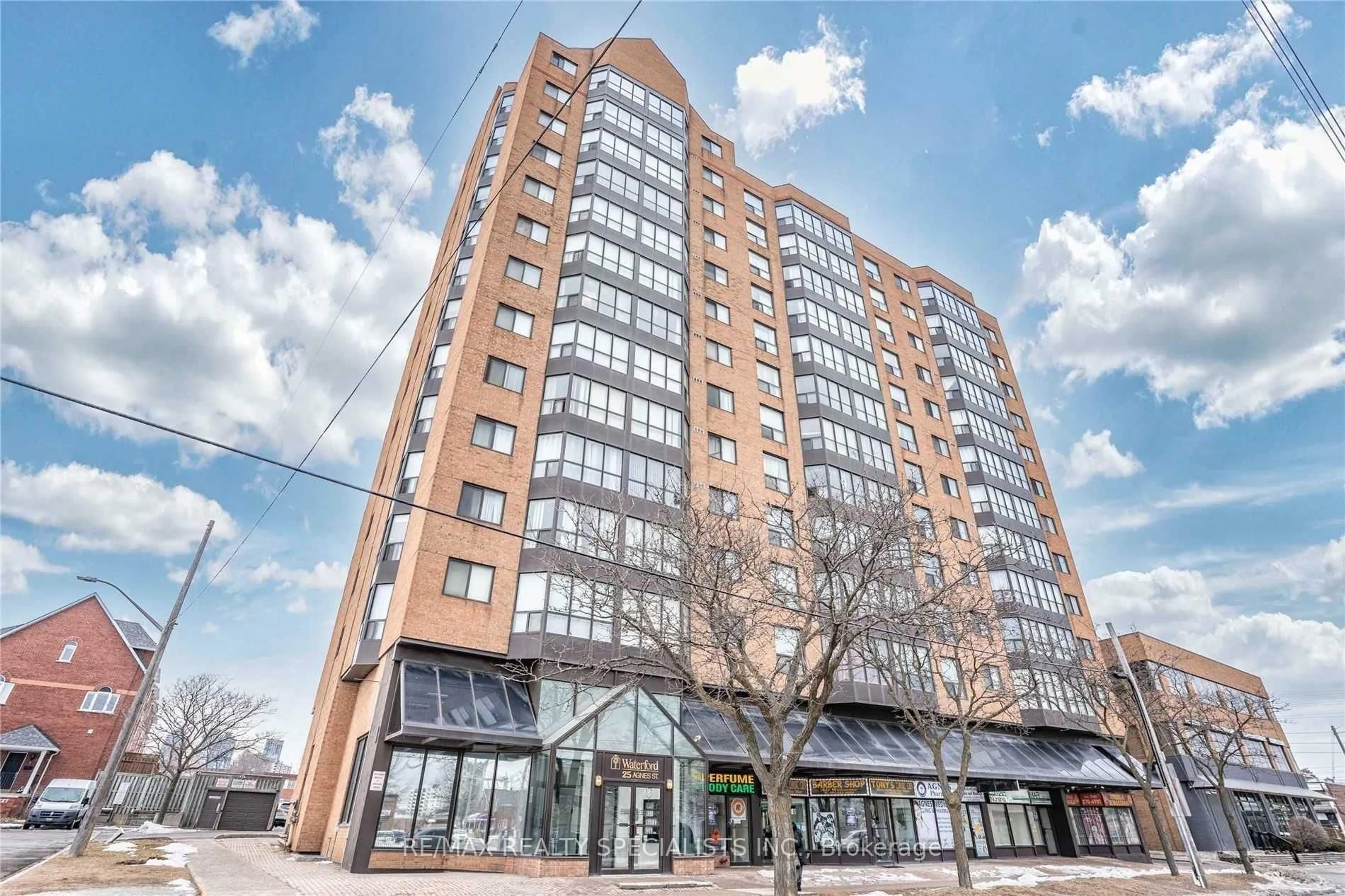 Unknown for 25 Agnes St #301, Mississauga Ontario L5B 3X7