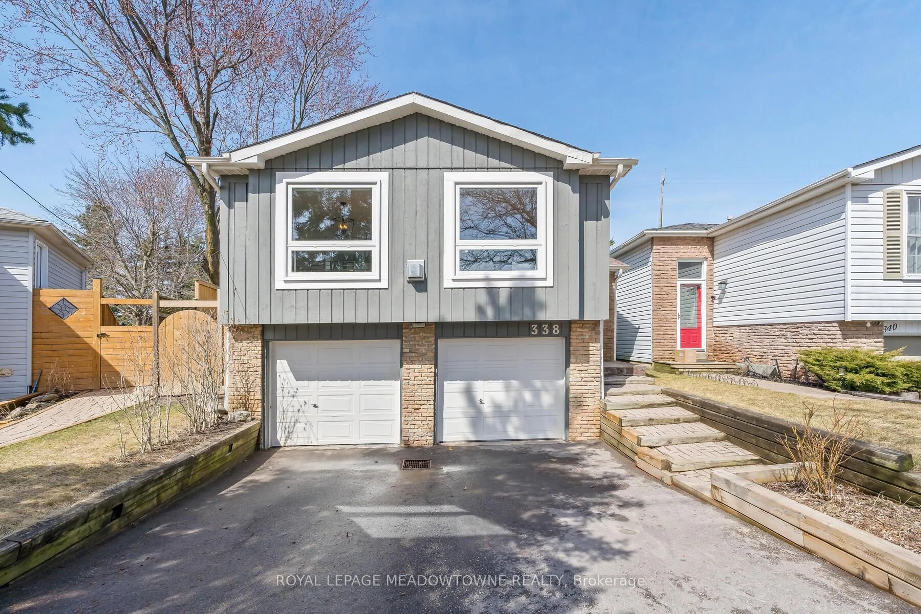Home with vinyl exterior material, street for 338 Whitehead Cres, Caledon Ontario L7E 3Y4