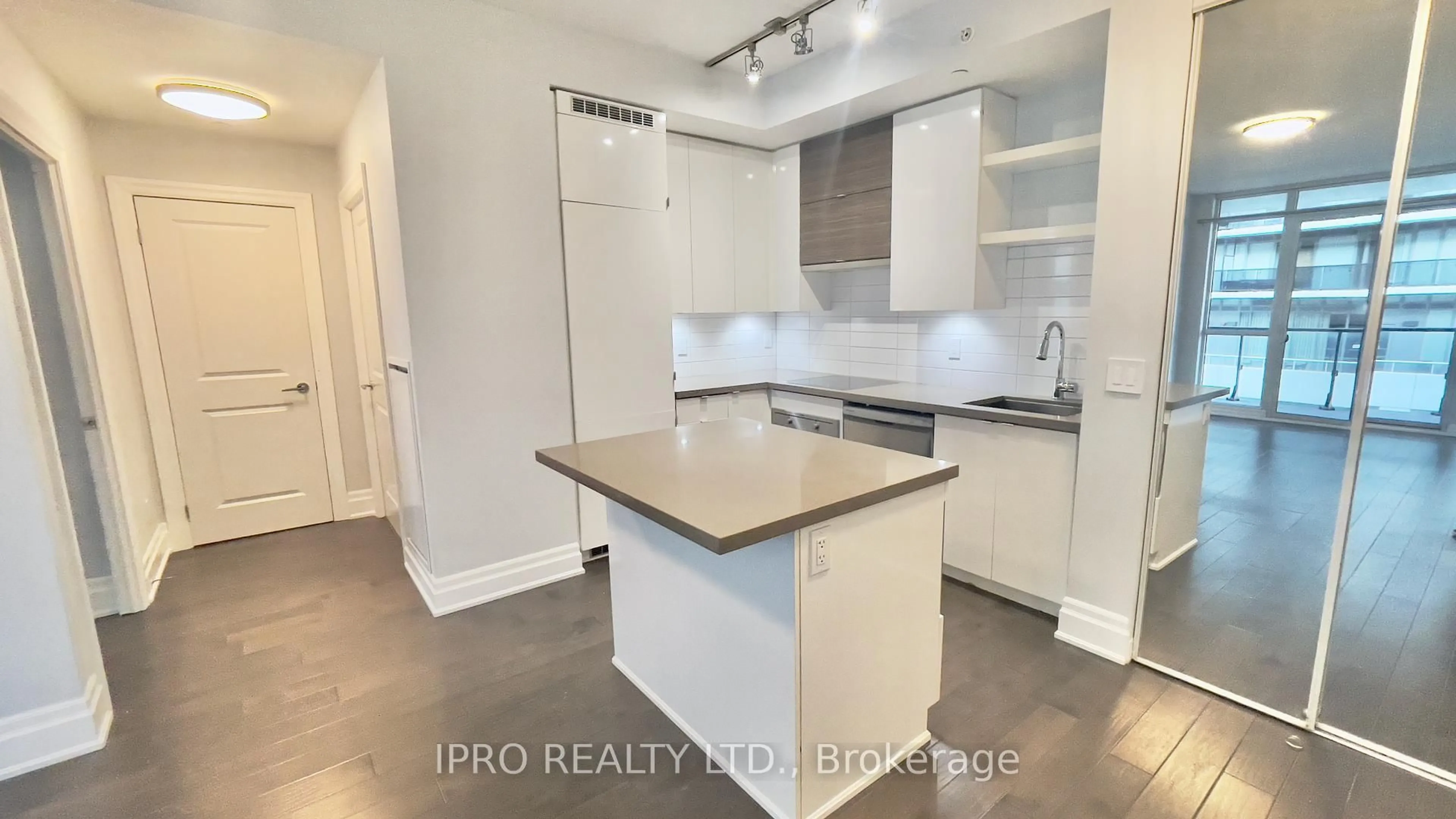 Open concept kitchen, unknown for 60 Annie Craig Dr #716, Toronto Ontario M8V 0C5