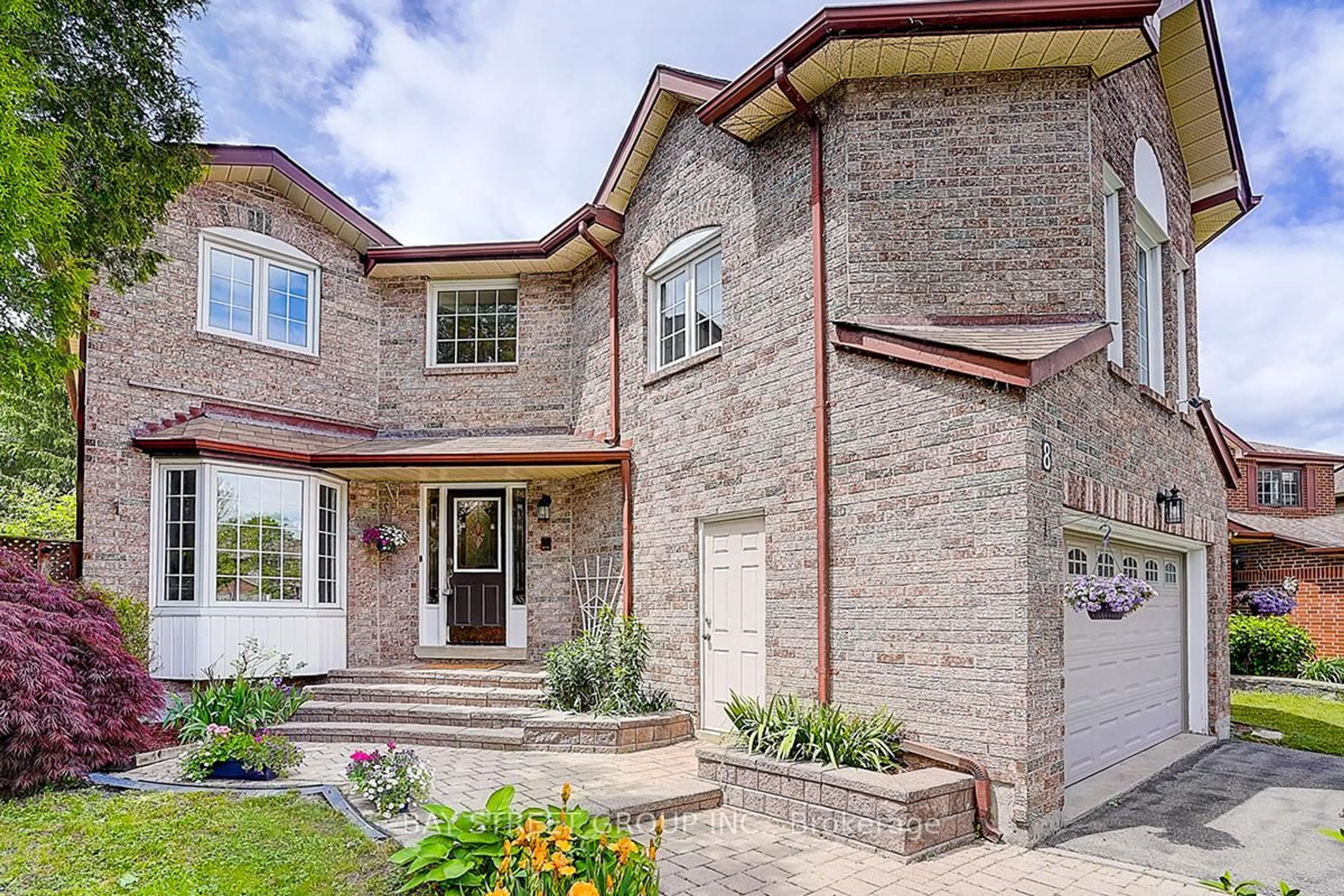 Home with brick exterior material, street for 8 Mckillop Crt, Brampton Ontario L6Y 3J3