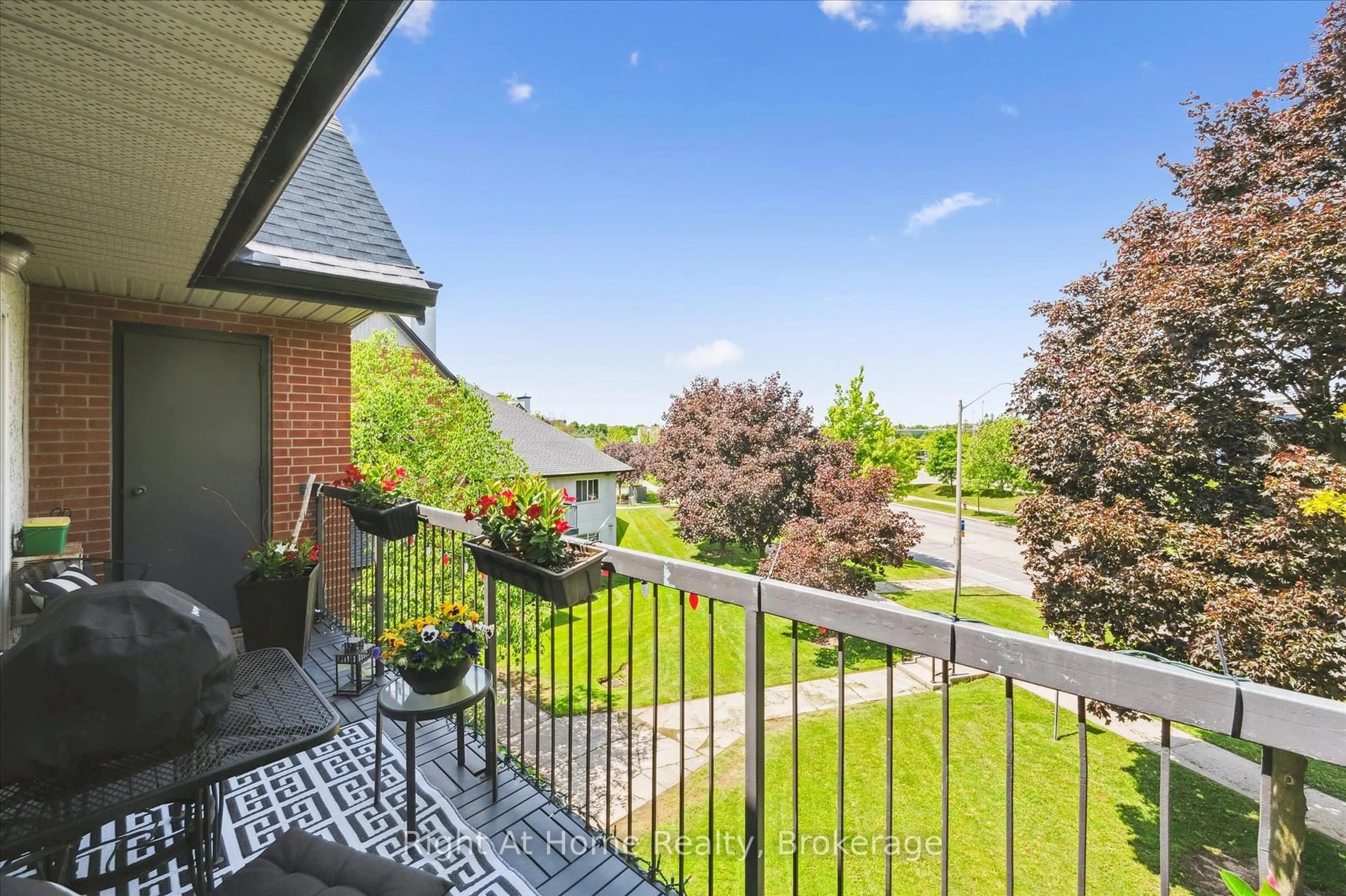 Patio, unknown for 1450 Glen Abbey Gate #534, Oakville Ontario L6M 2V7