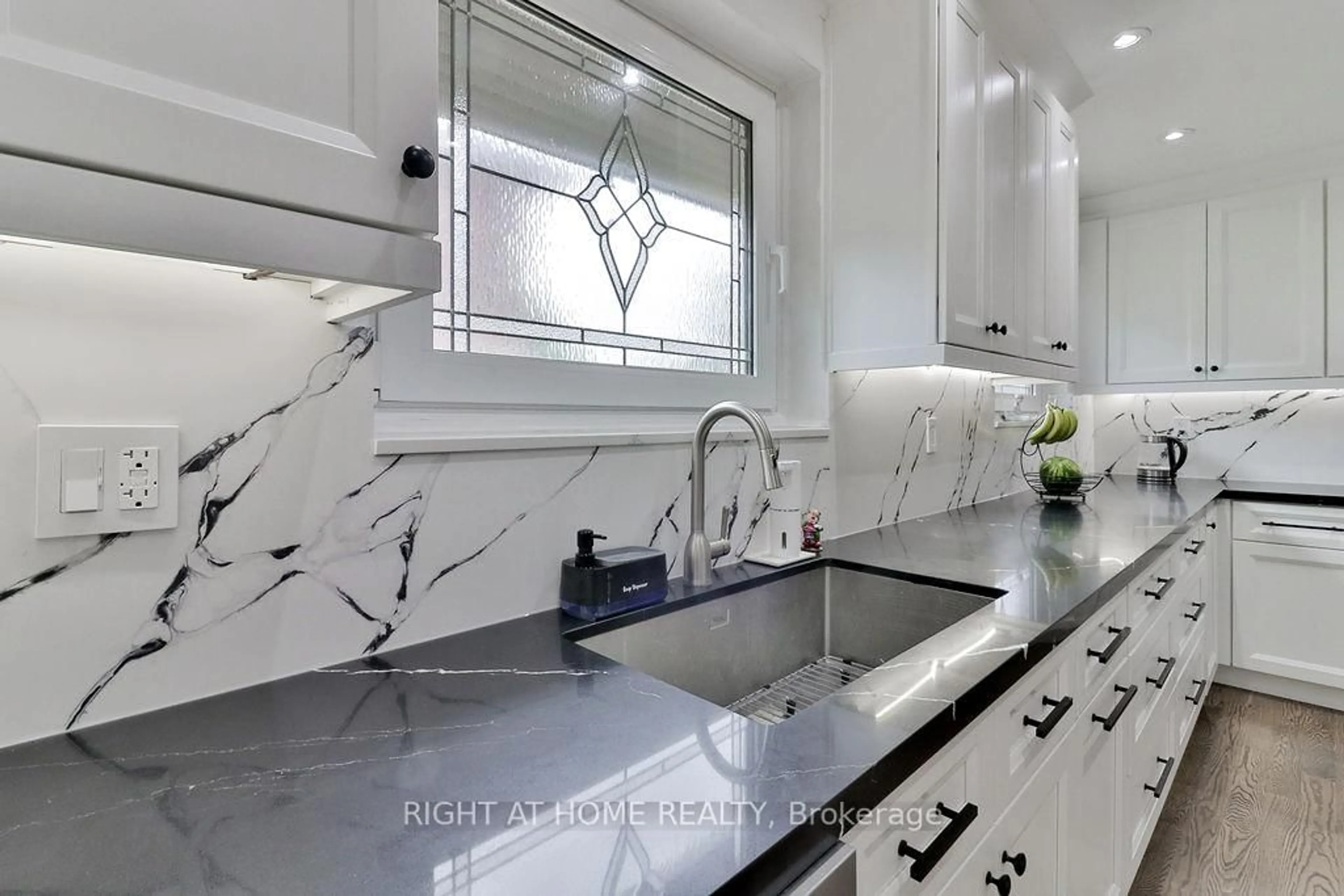 Contemporary kitchen, ceramic/tile floor for 2765 Bushland Cres, Mississauga Ontario L5J 1X8
