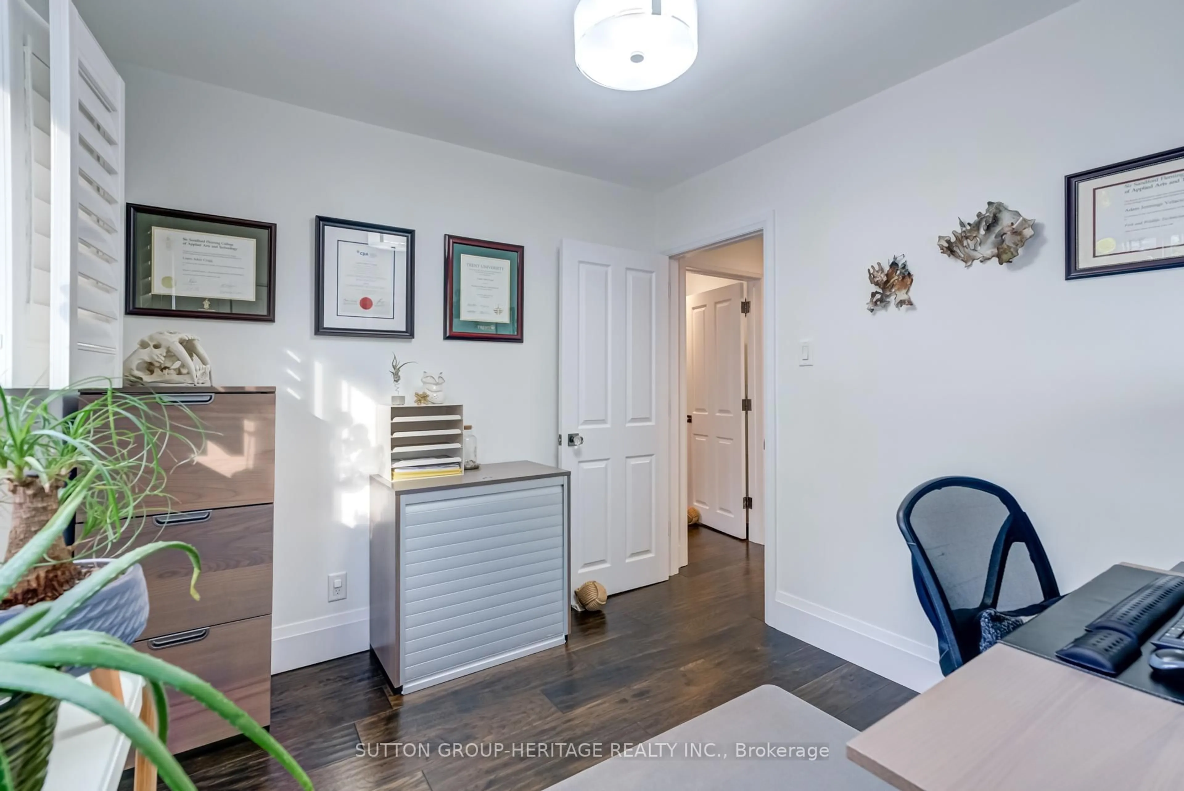 Unknown for 22 Paragon Rd, Toronto Ontario M9R 1J5