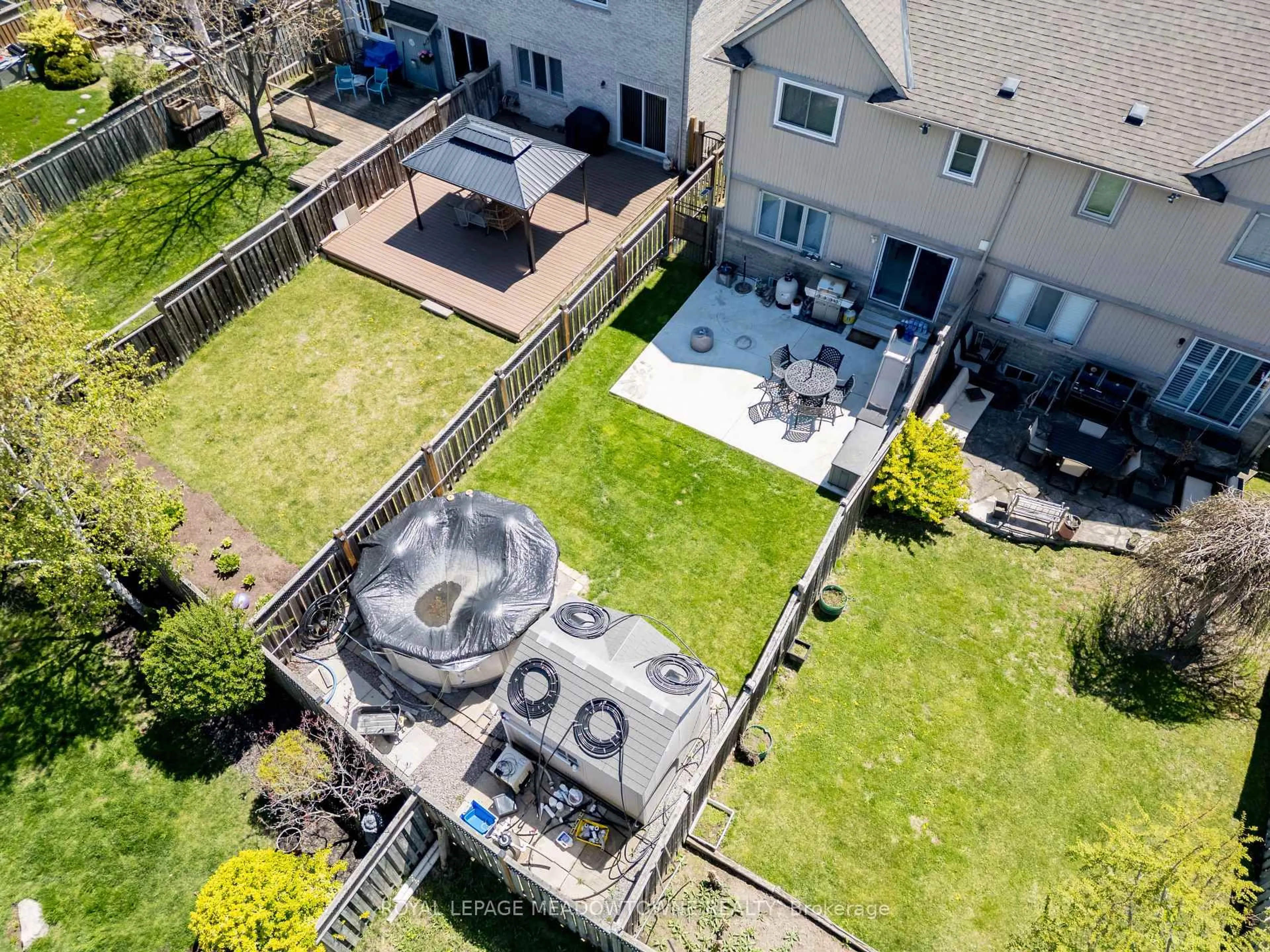 A pic from outside/outdoor area/front of a property/back of a property/a pic from drone, unknown for 1876 Stevington Cres, Mississauga Ontario L5N 7S5