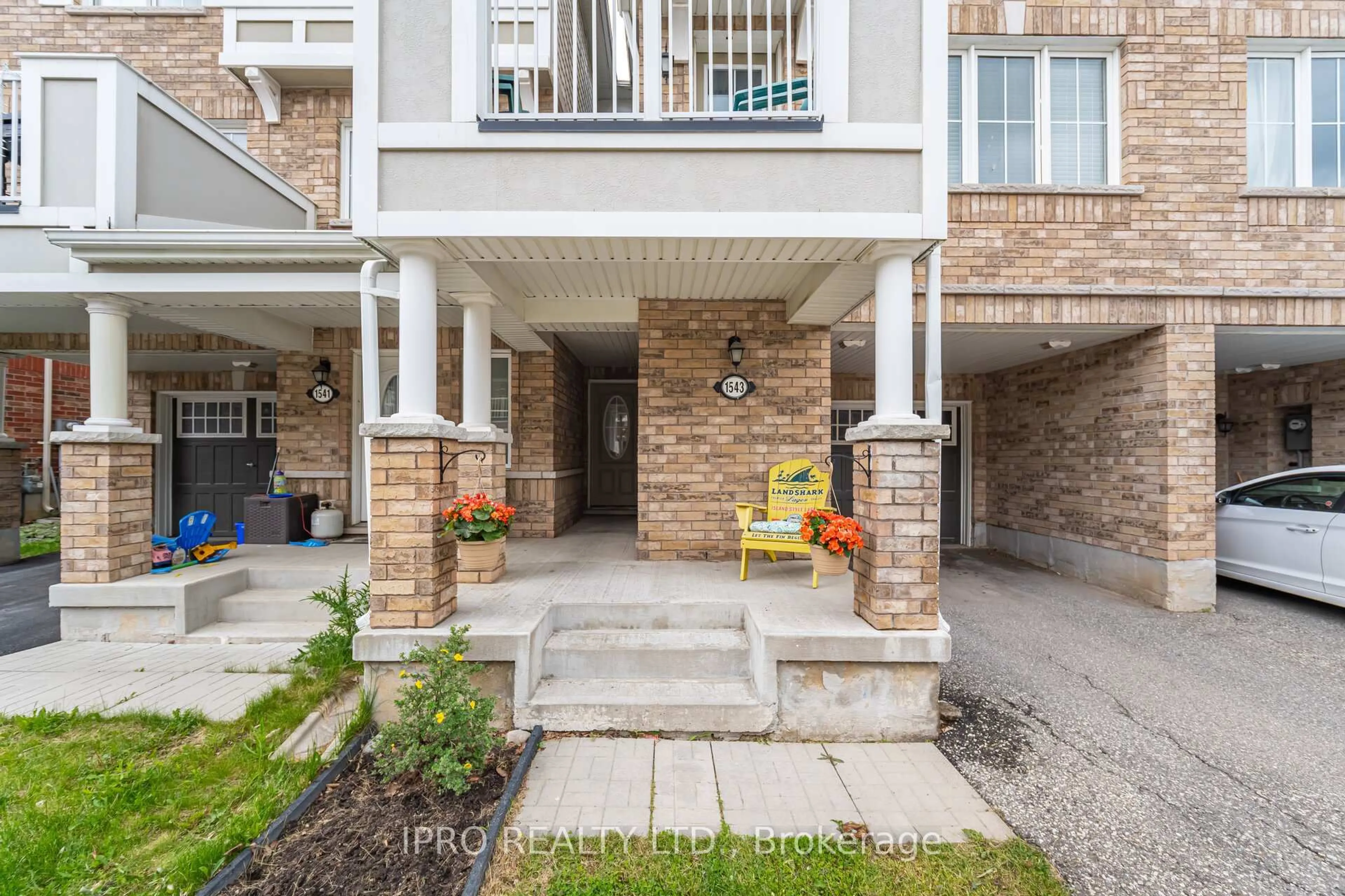 Patio, street for 1543 HUSBAND Pl, Milton Ontario L9T 8X9