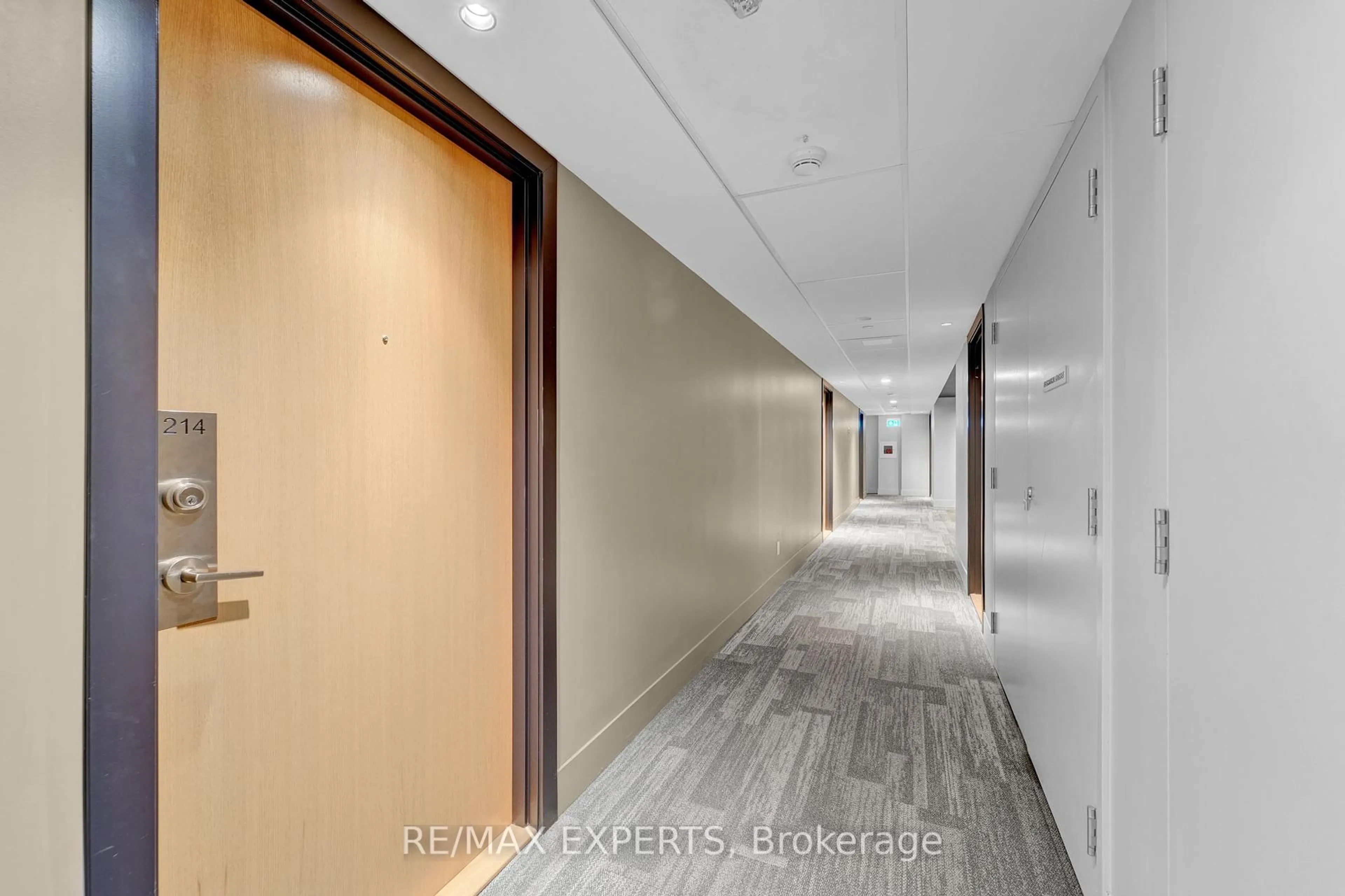 Indoor foyer for 1787 St Clair Ave #214, Toronto Ontario M6N 0B7