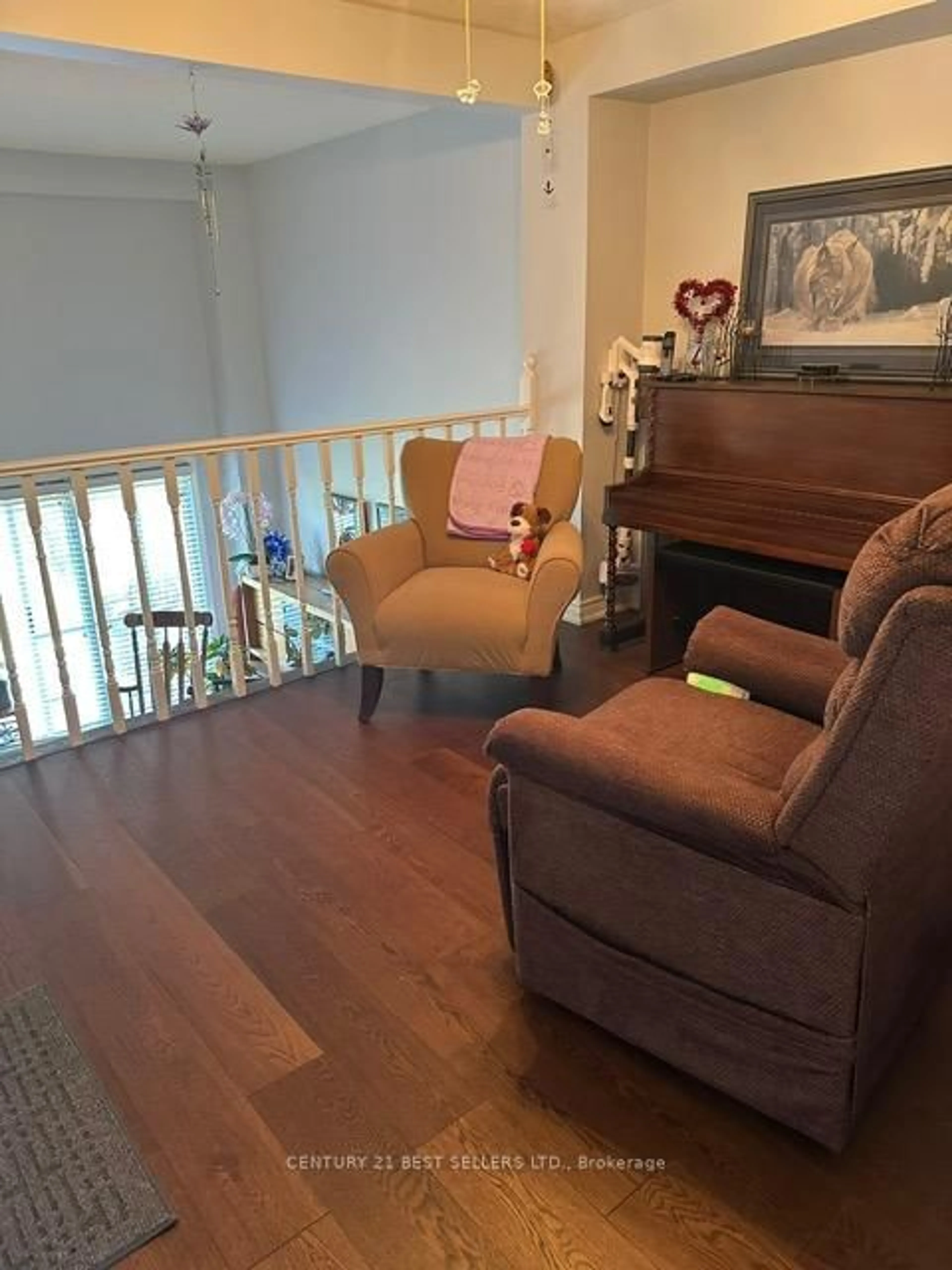 Living room with furniture, unknown for 6040 Montevideo Rd #7, Mississauga Ontario L5N 2T4