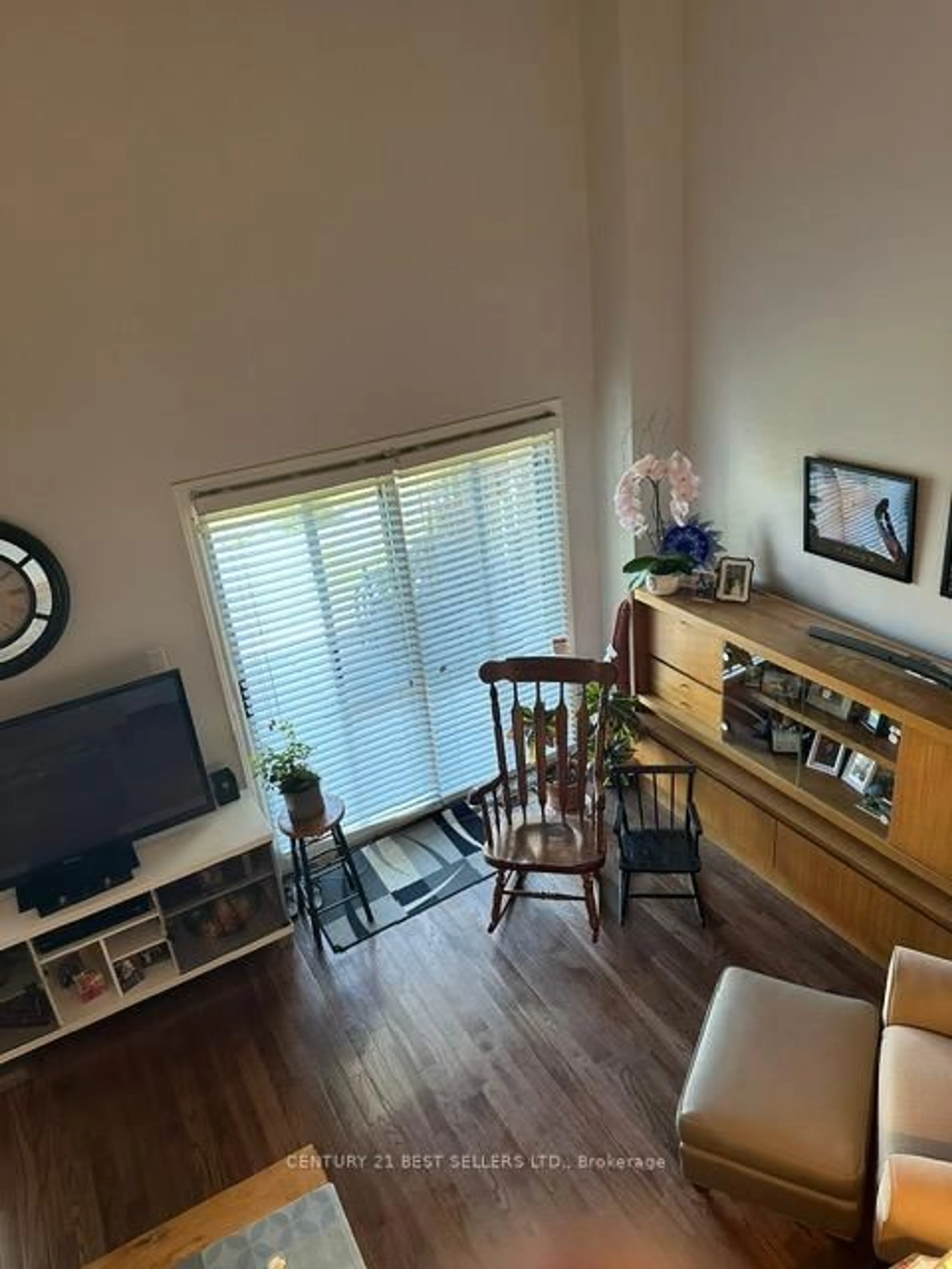 A pic of a room for 6040 Montevideo Rd #7, Mississauga Ontario L5N 2T4