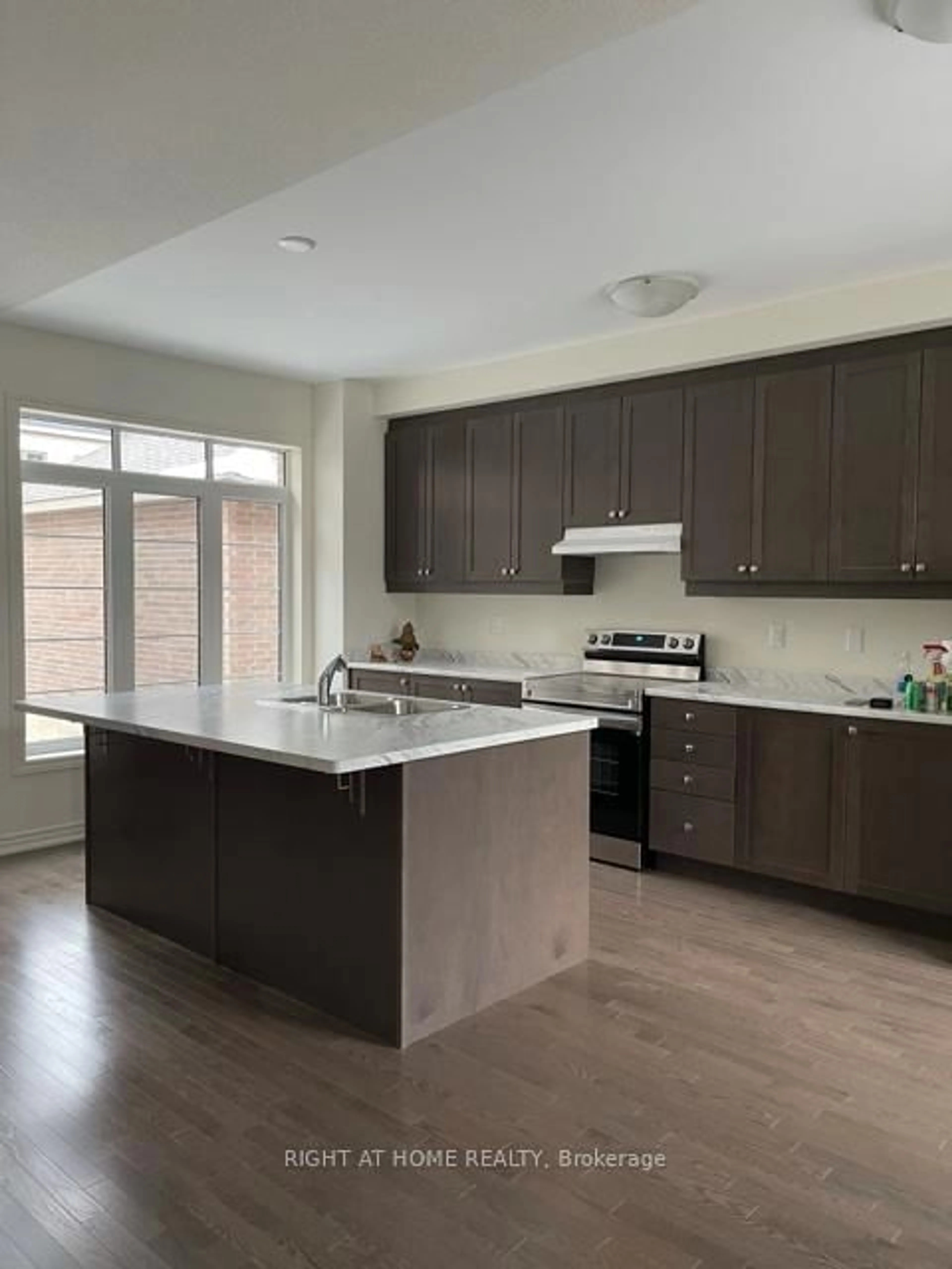 Open concept kitchen, unknown for 259 Clockwork Dr, Brampton Ontario L7A 5C7
