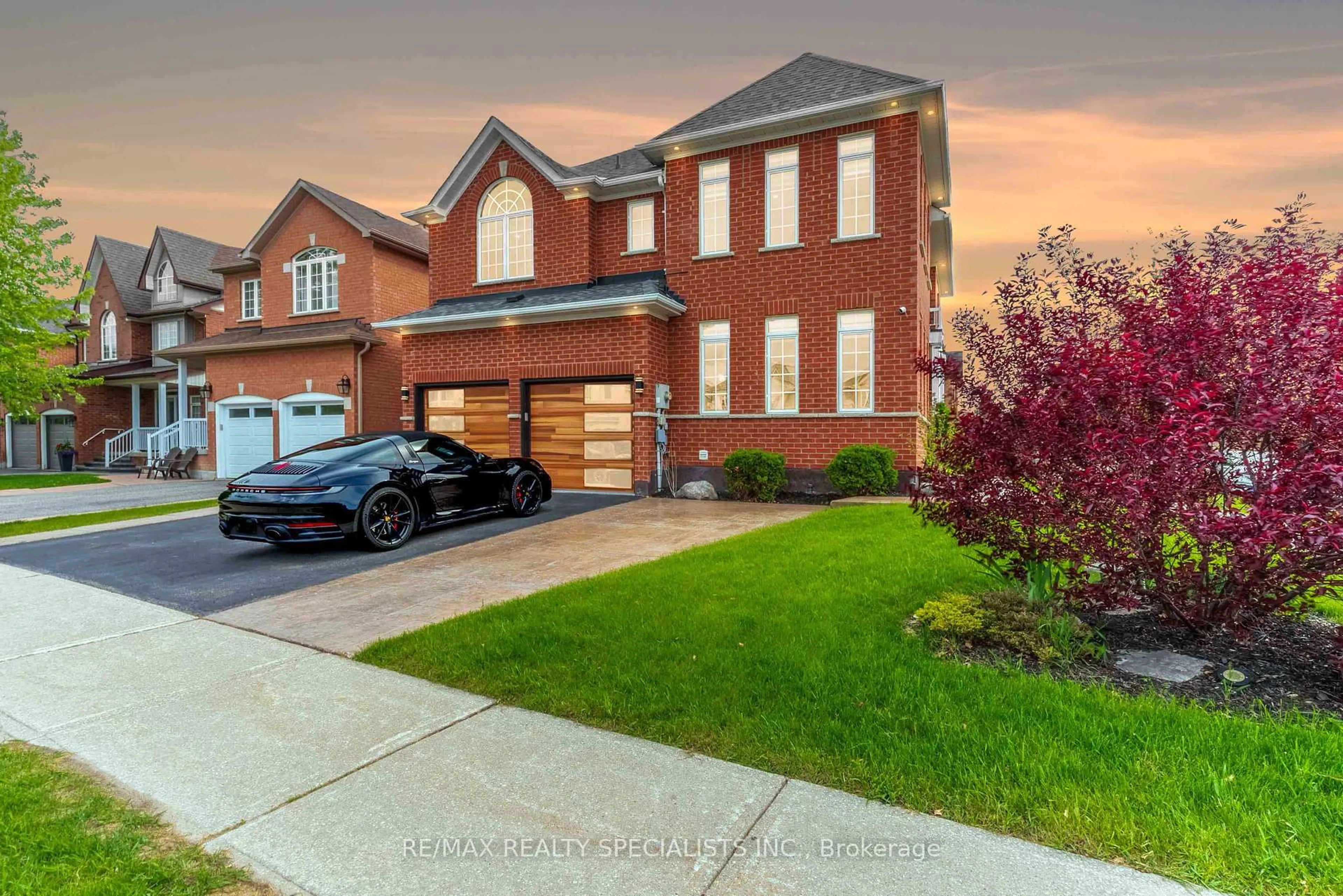 Home with brick exterior material, street for 35 Ewart St, Caledon Ontario L7E 2V4