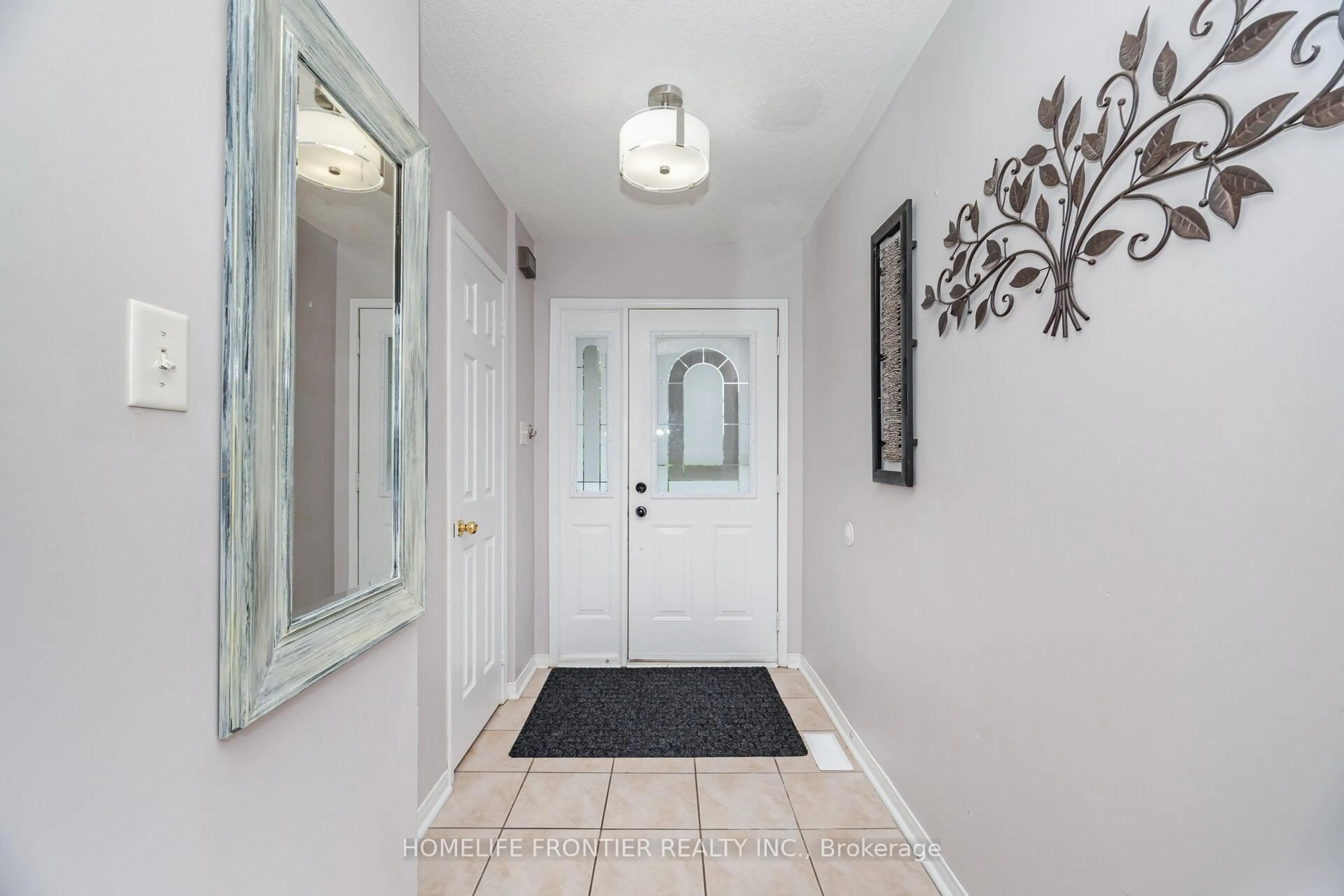 Indoor entryway for 88 Wood Circ, Caledon Ontario L7E 1R3