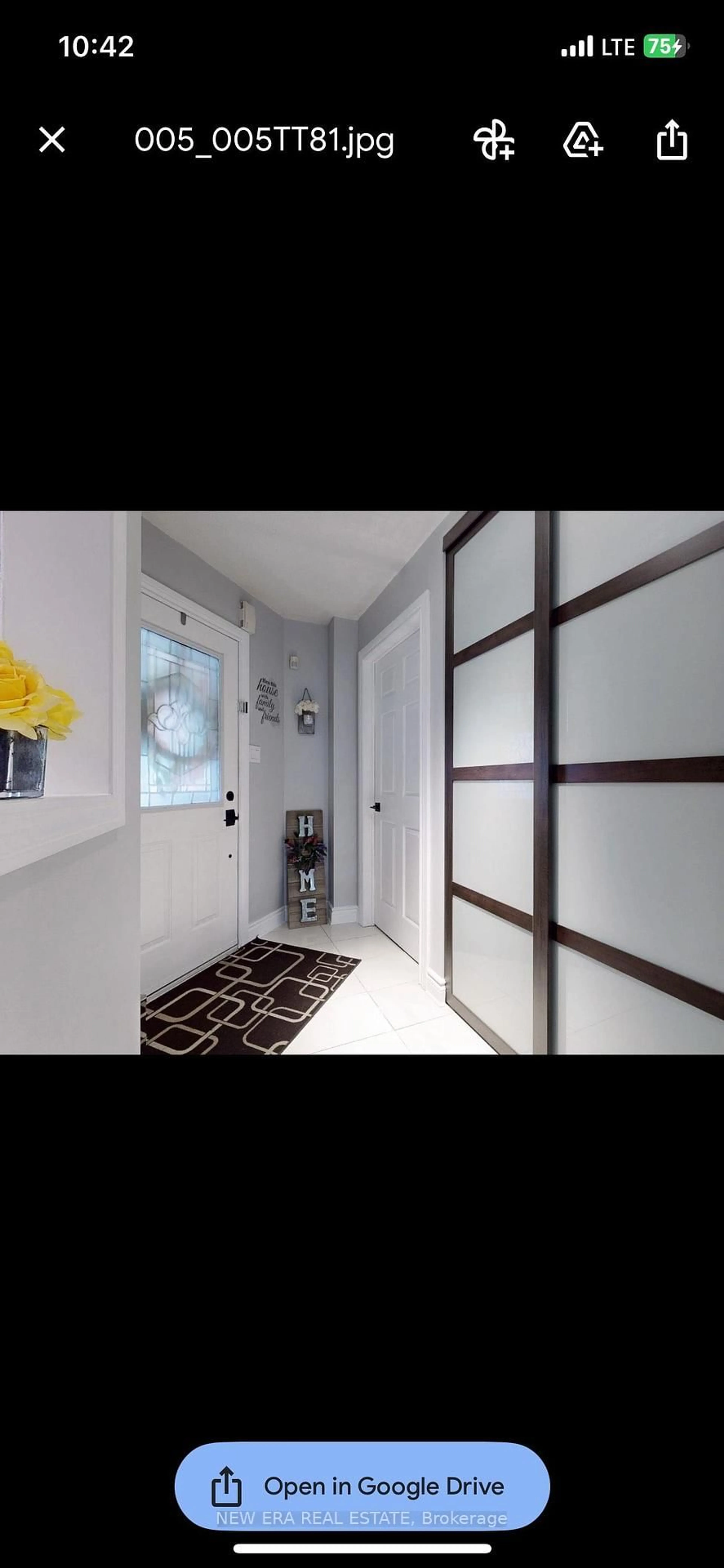 Indoor entryway for 5380 Floral Hill Cres, Mississauga Ontario L5V 1V3