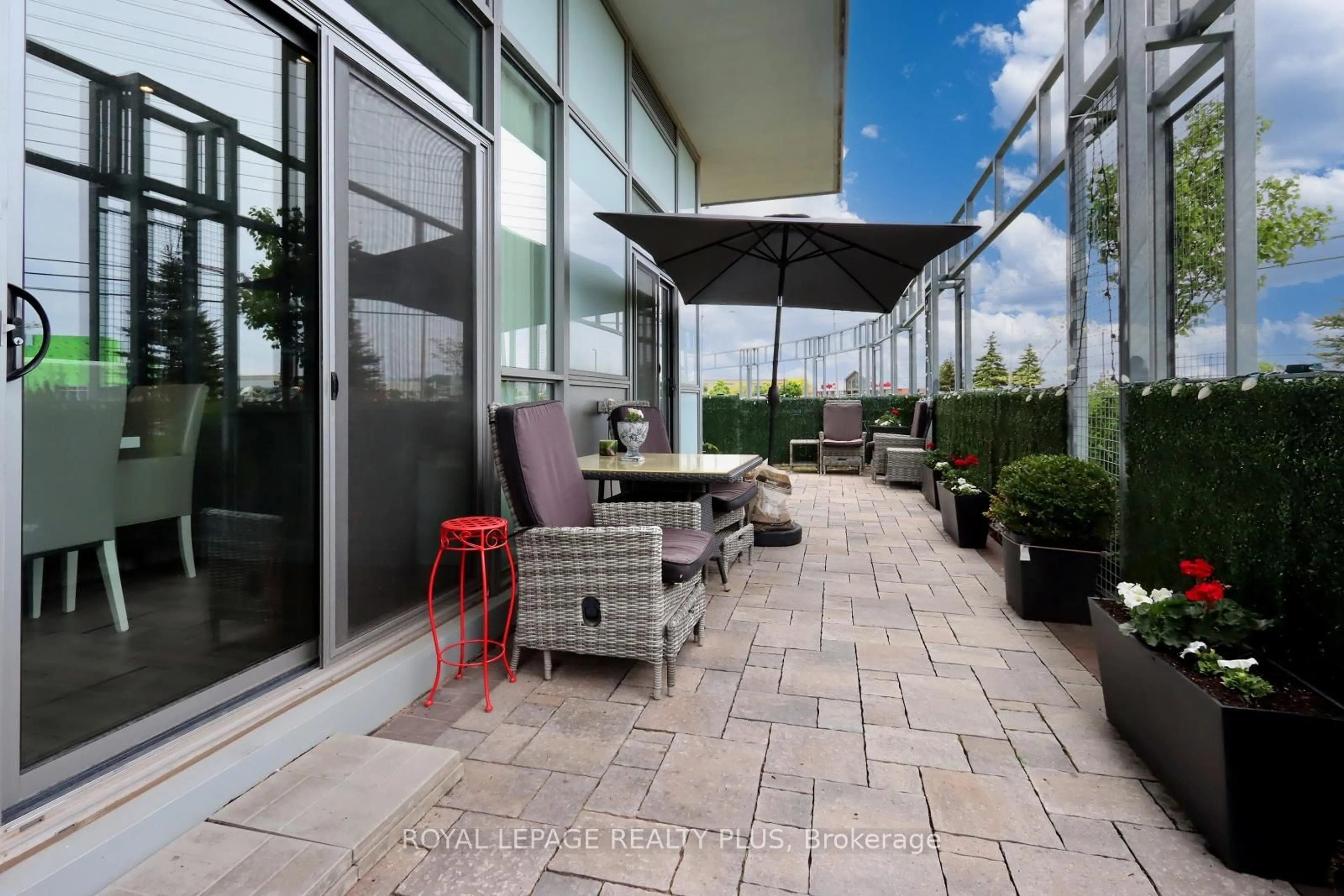 Patio, street for 4699 Glen Erin Dr #109, Mississauga Ontario L5M 2E5