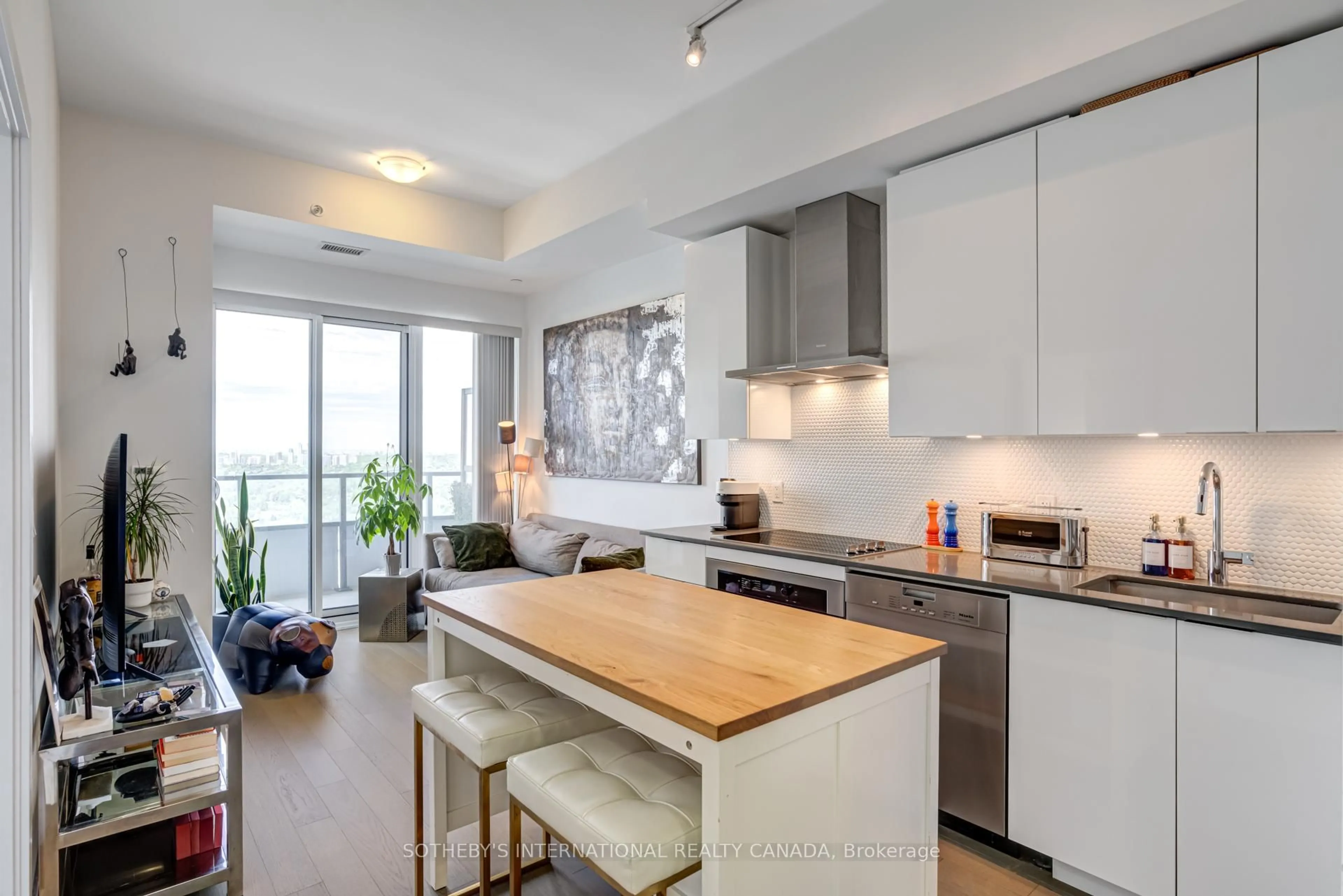 Open concept kitchen, unknown for 20 Shore Breeze Dr #4302, Toronto Ontario M8V 1A1