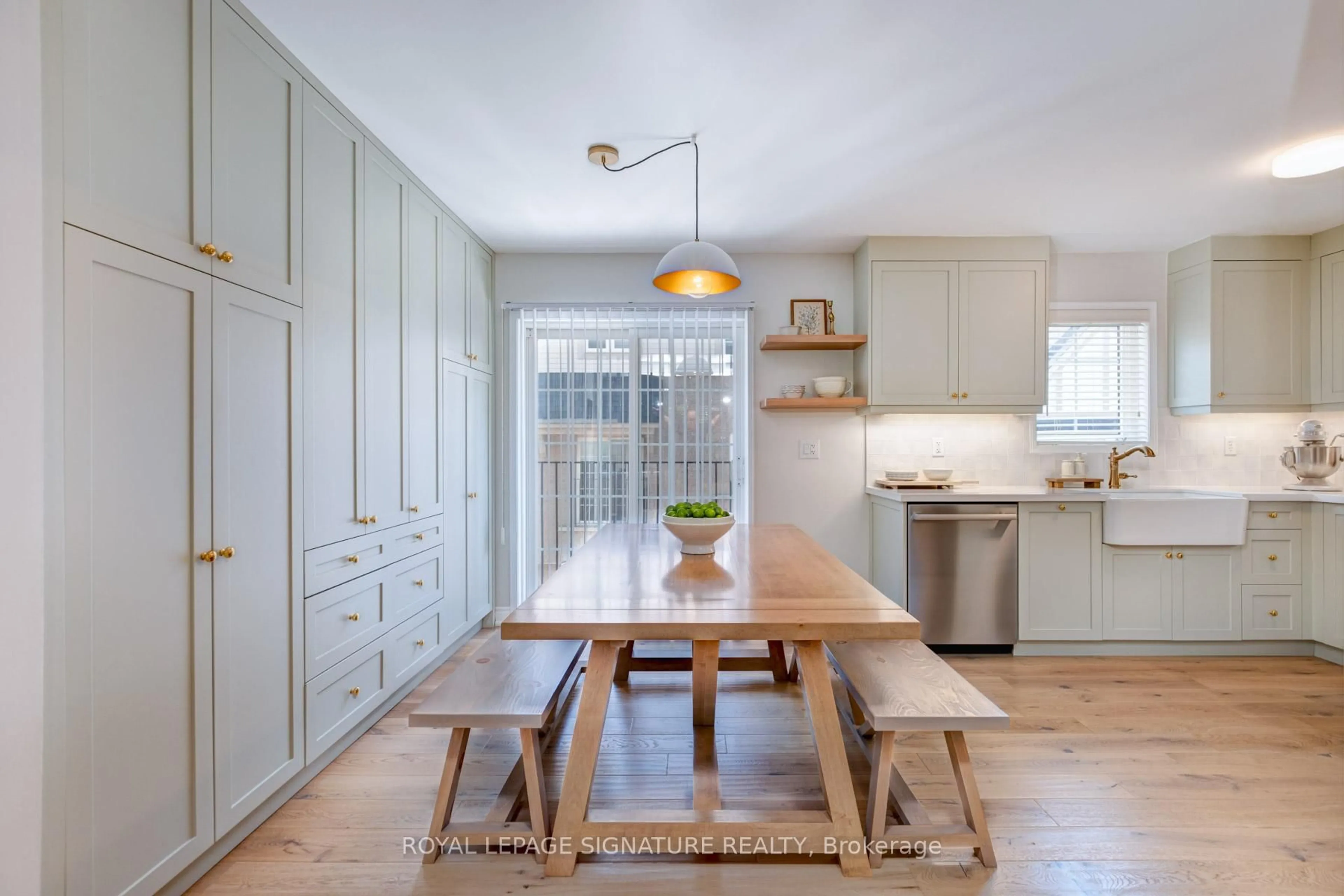Open concept kitchen, unknown for 2361 Parkhaven Blvd #5, Oakville Ontario L6H 7S7