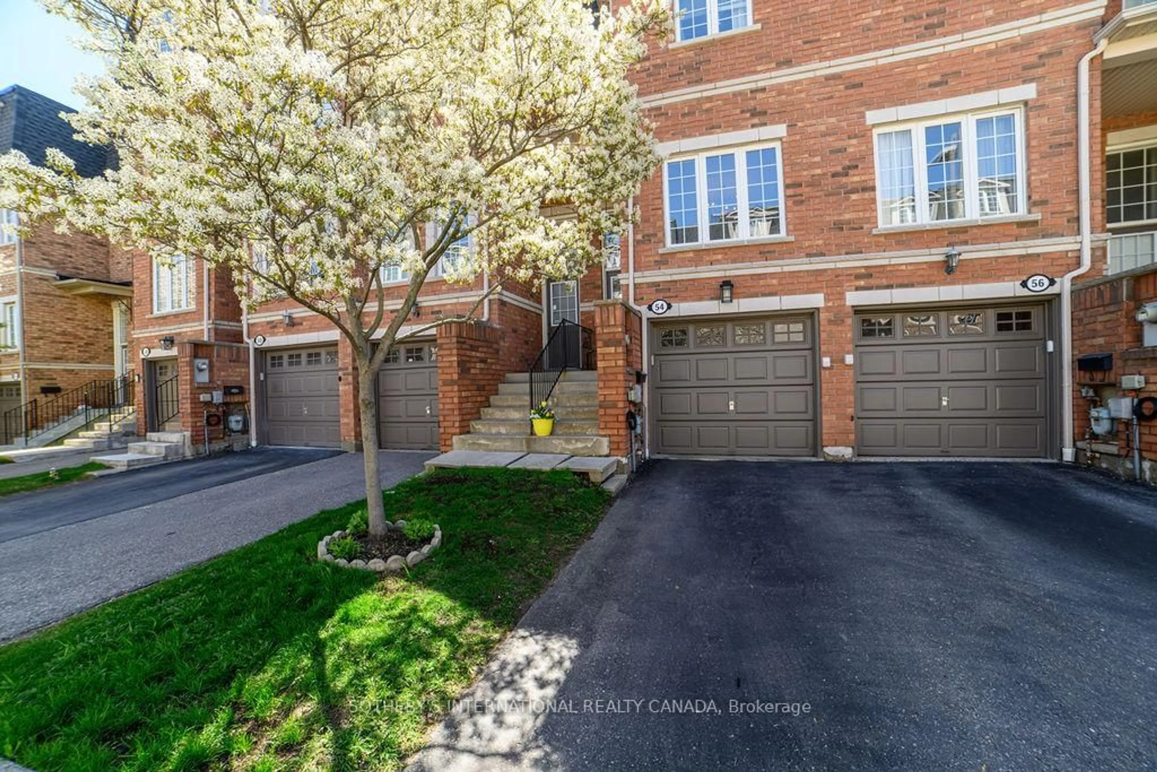 Unknown for 435 Hensall Circ #54, Mississauga Ontario L5A 4P1