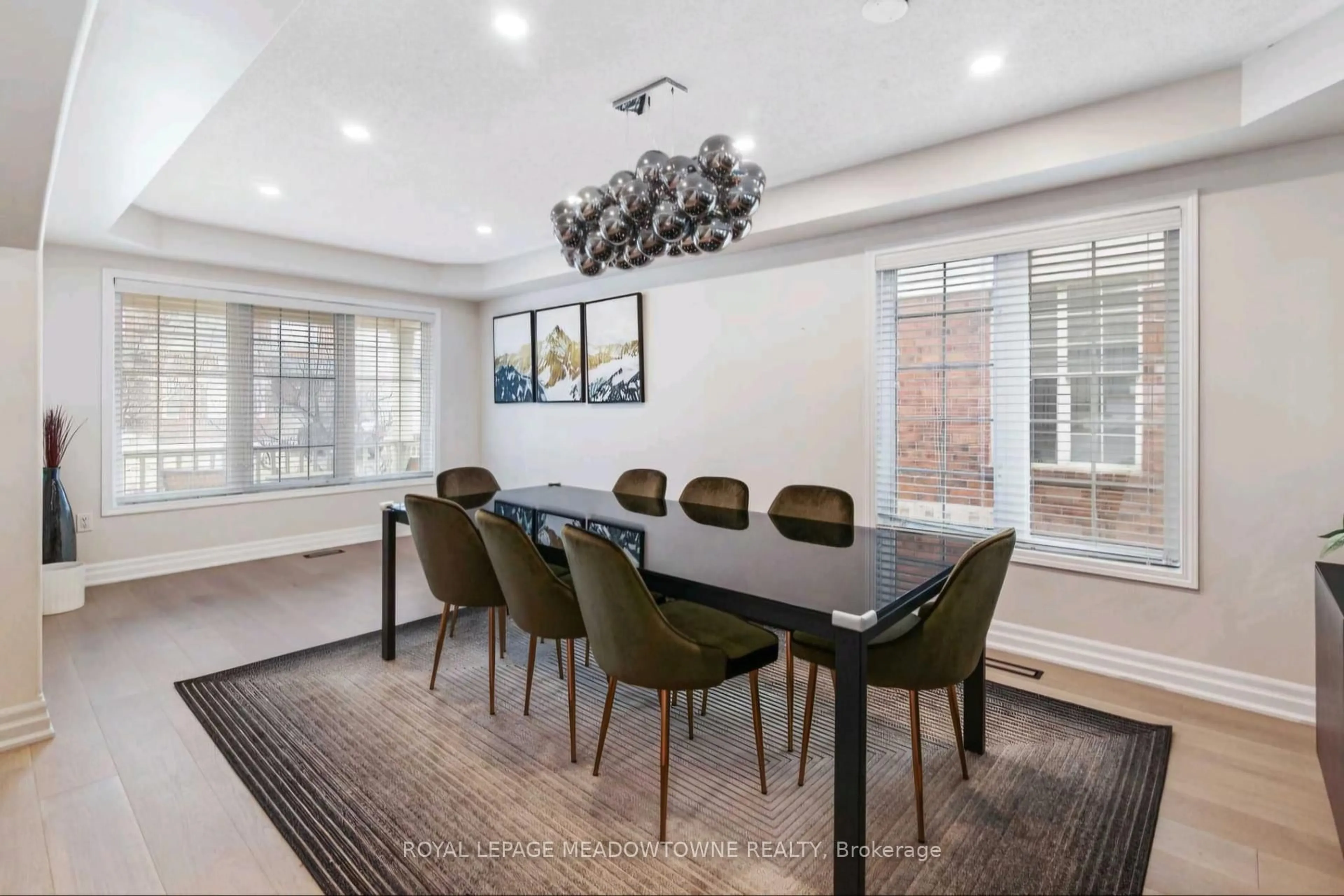 Dining room, unknown for 608 Brothers Cres, Milton Ontario L9T 0G8