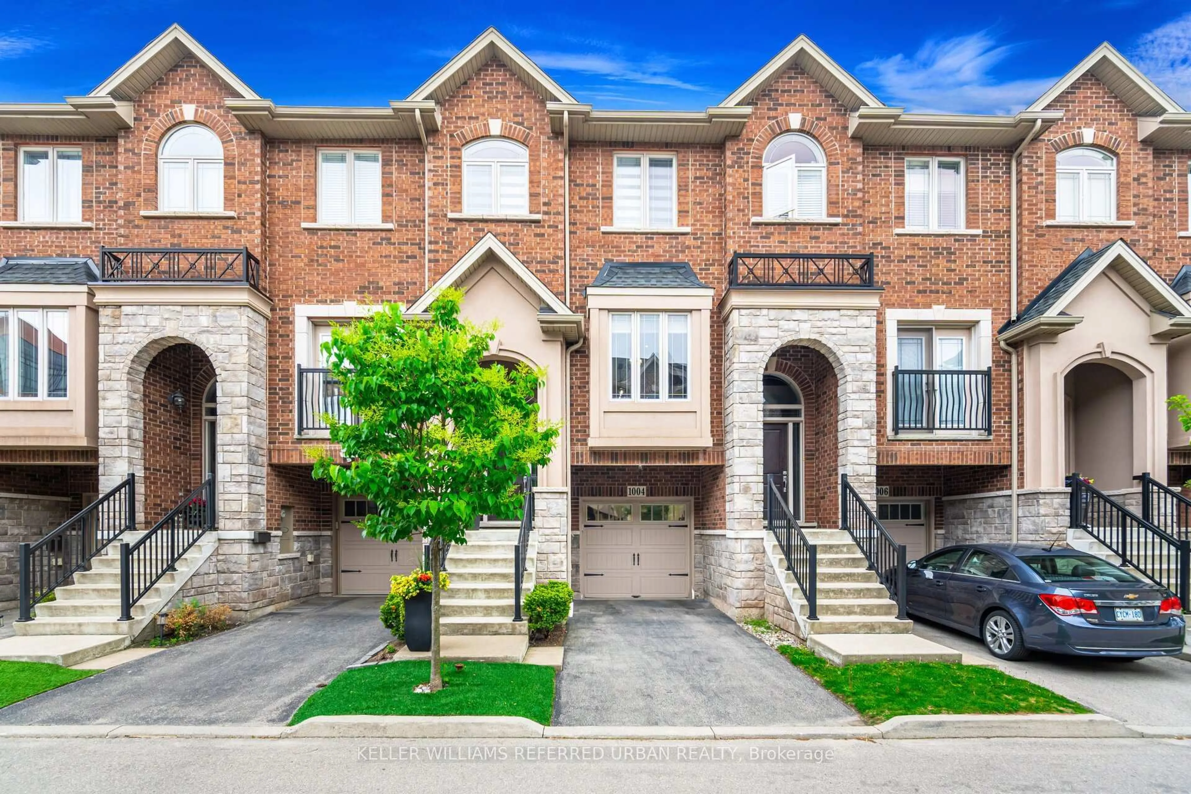 Home with brick exterior material, street for 1004 Lindley Common N/A, Burlington Ontario L7T 2C7