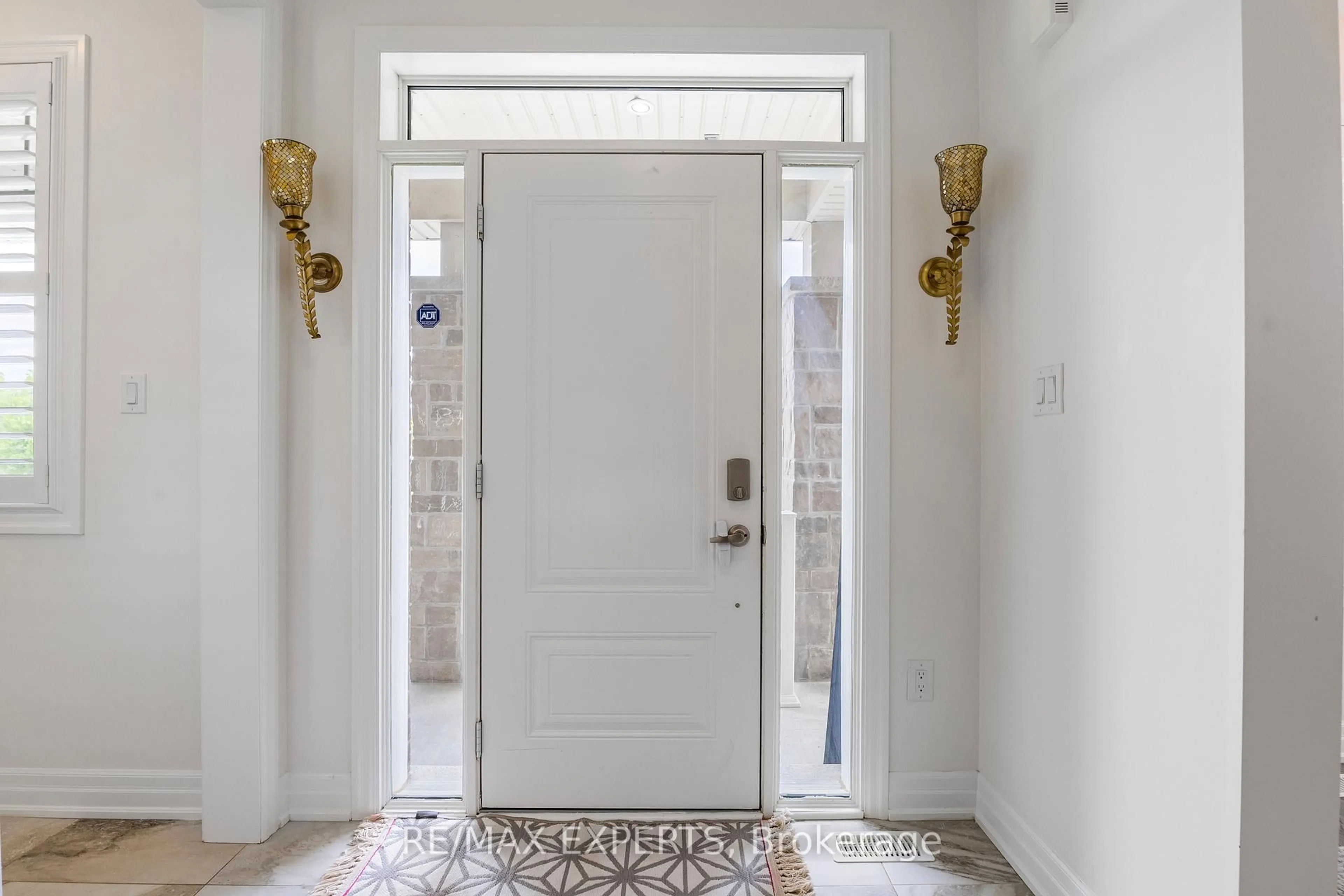 Indoor entryway for 1374 Rose Way, Milton Ontario L9E 1M7