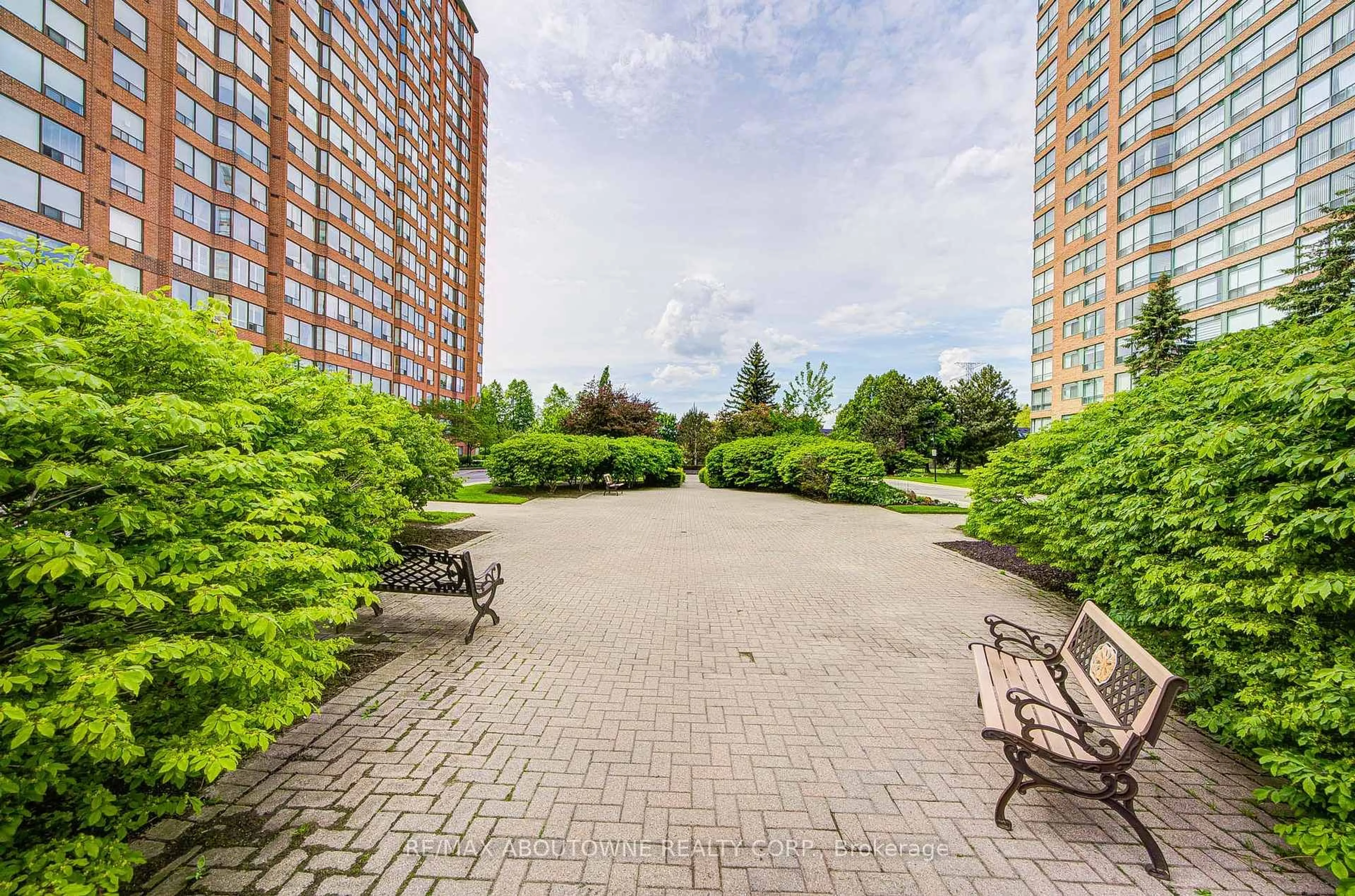 Patio, unknown for 1276 Maple Crossing Blvd #1008, Burlington Ontario L7S 2J9