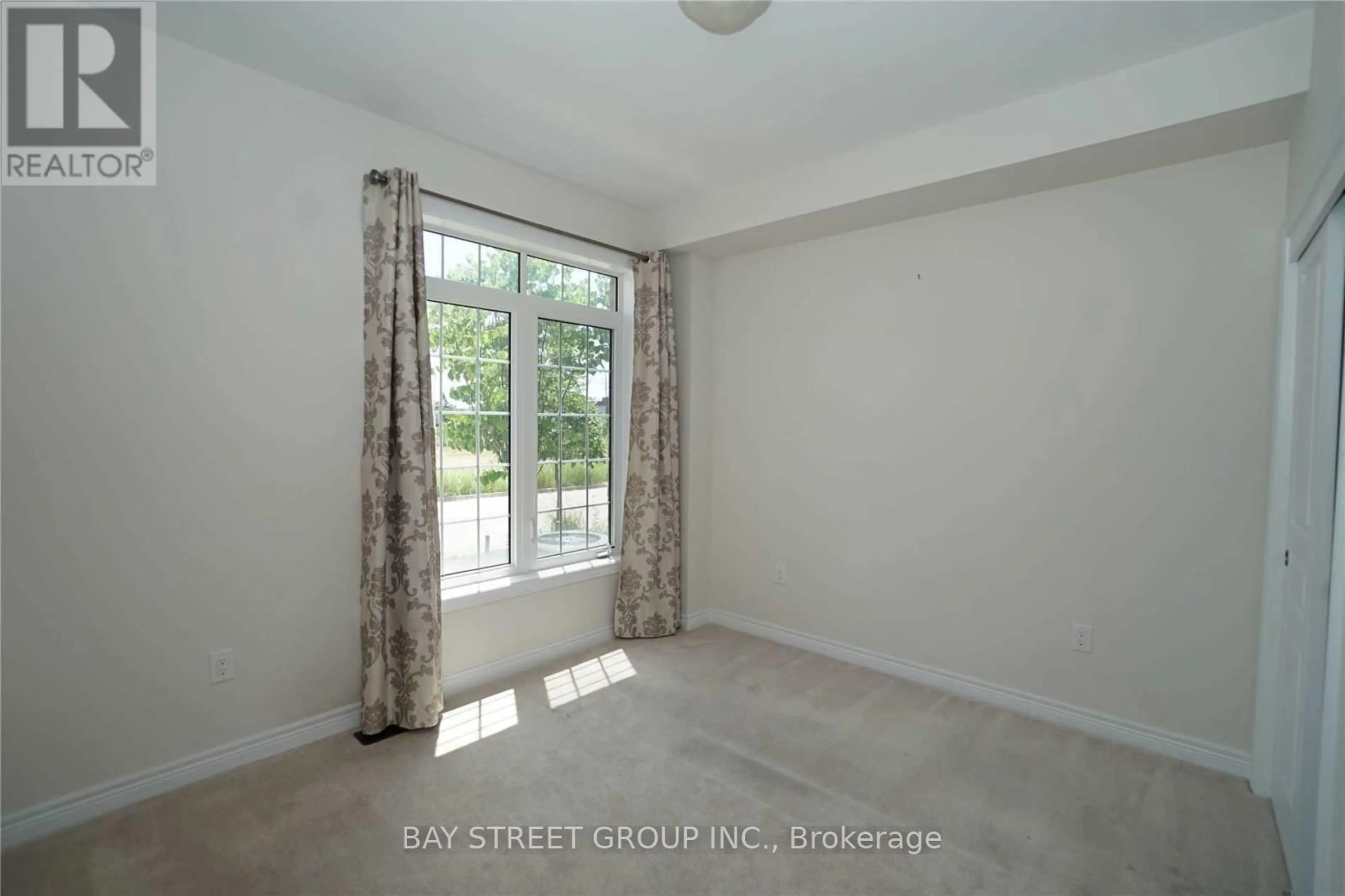 A pic of a room for 3026 Postridge Dr #14, Oakville Ontario L6H 0R8