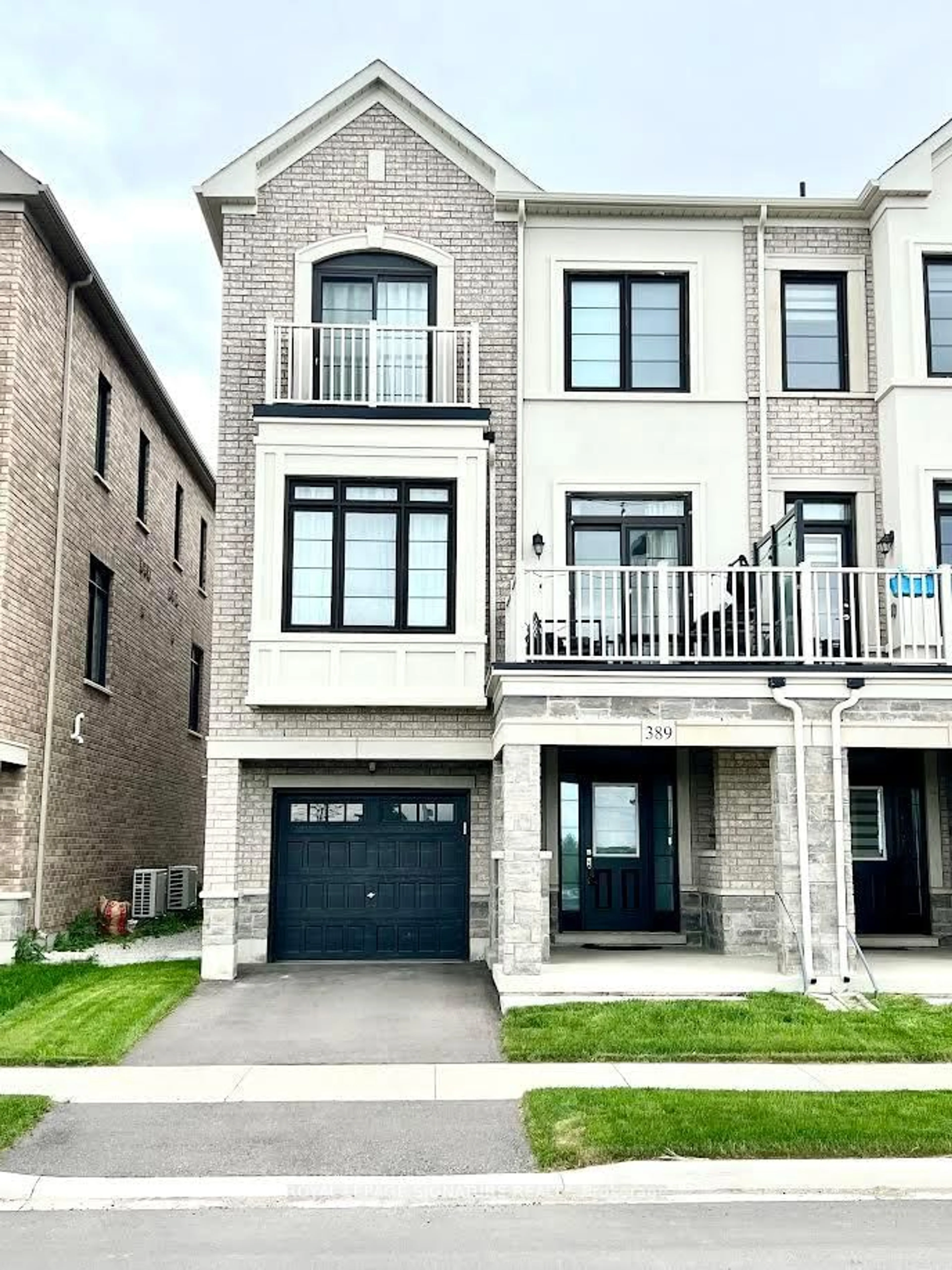 Home with brick exterior material, street for 389 Thimbleweed Crt, Milton Ontario L9E 1T3