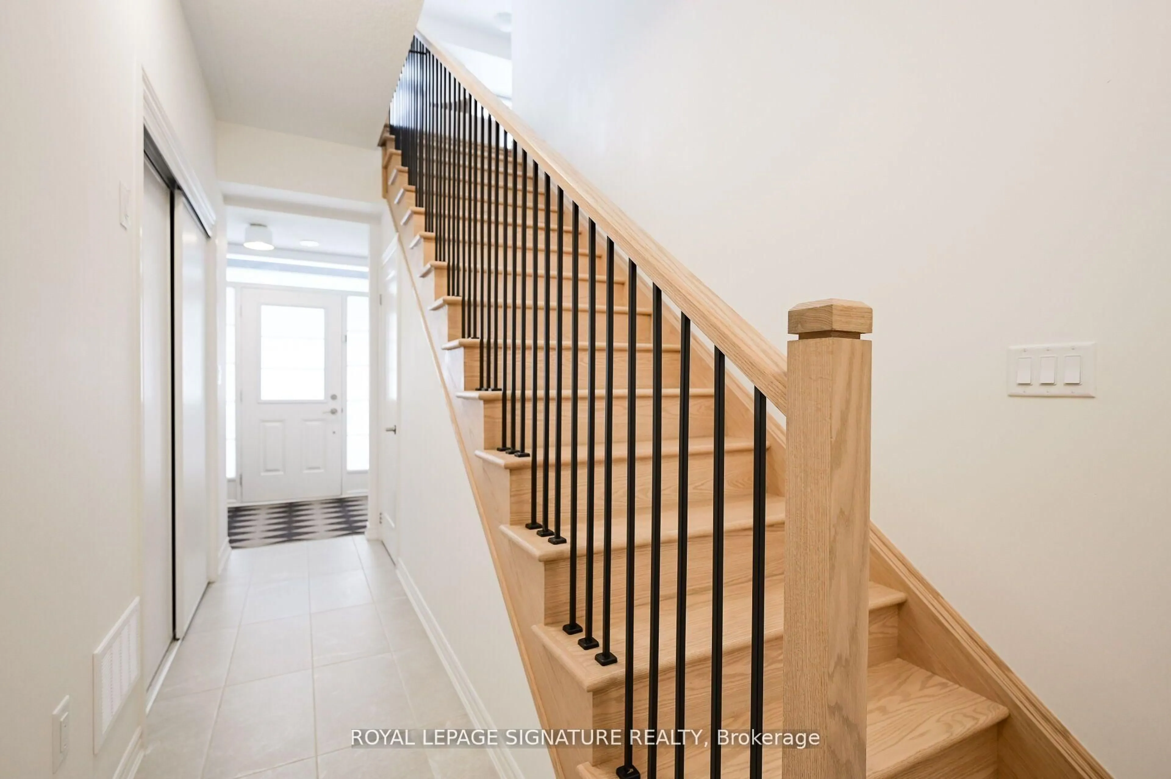 Stairs for 389 Thimbleweed Crt, Milton Ontario L9E 1T3