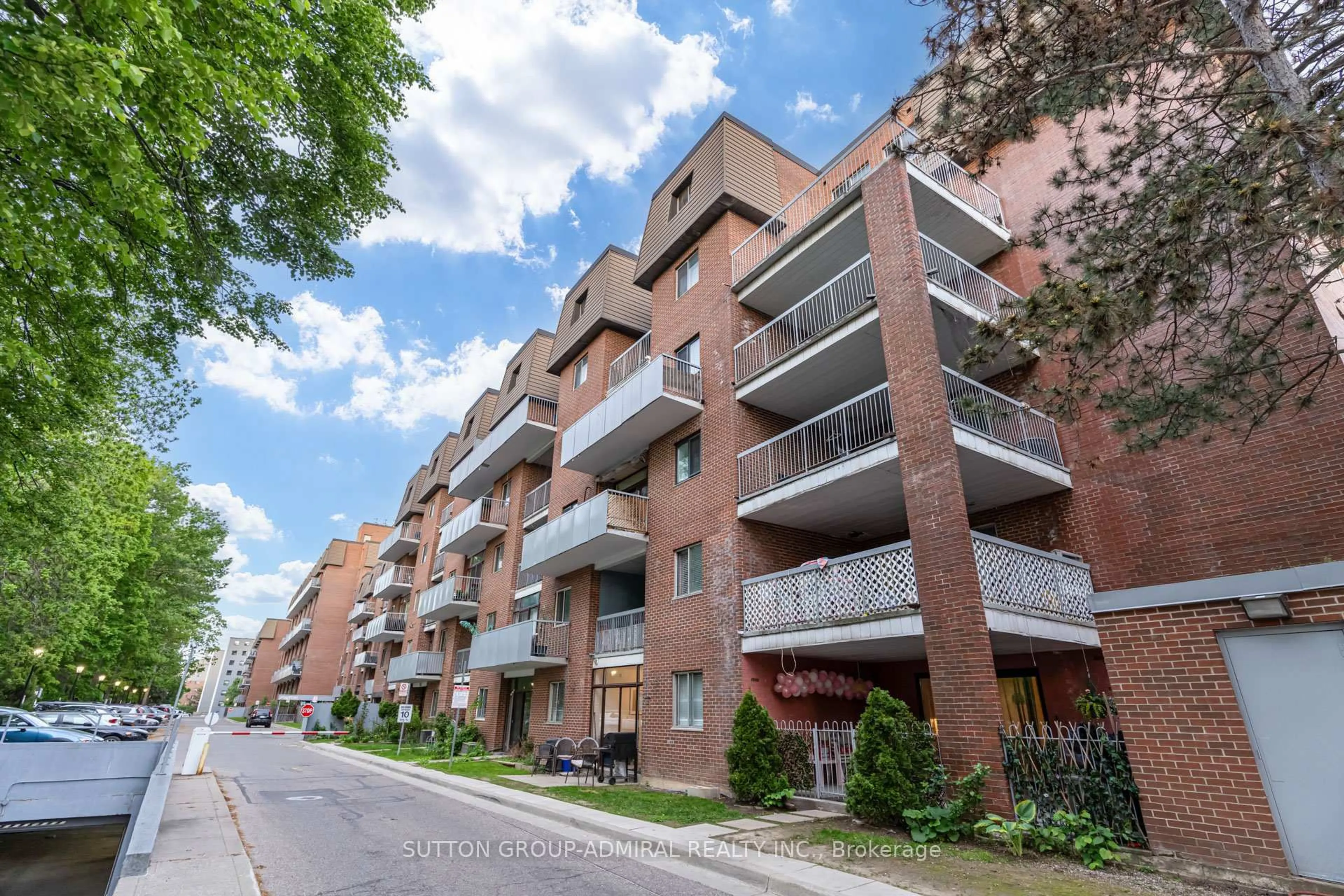 Unknown for 3025 The Credit Woodlands #149, Mississauga Ontario L5C 2V3