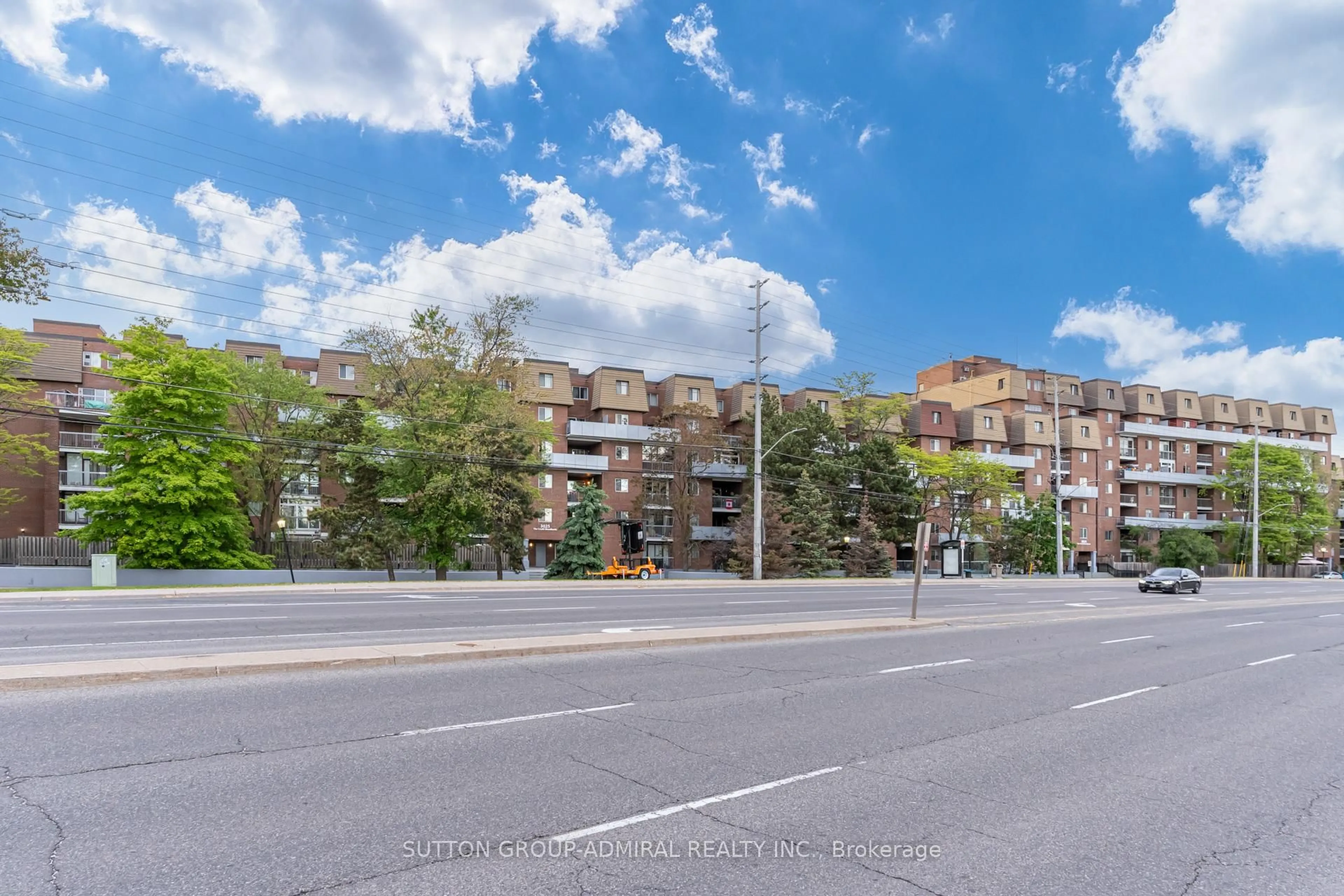 Parking for 3025 The Credit Woodlands #149, Mississauga Ontario L5C 2V3