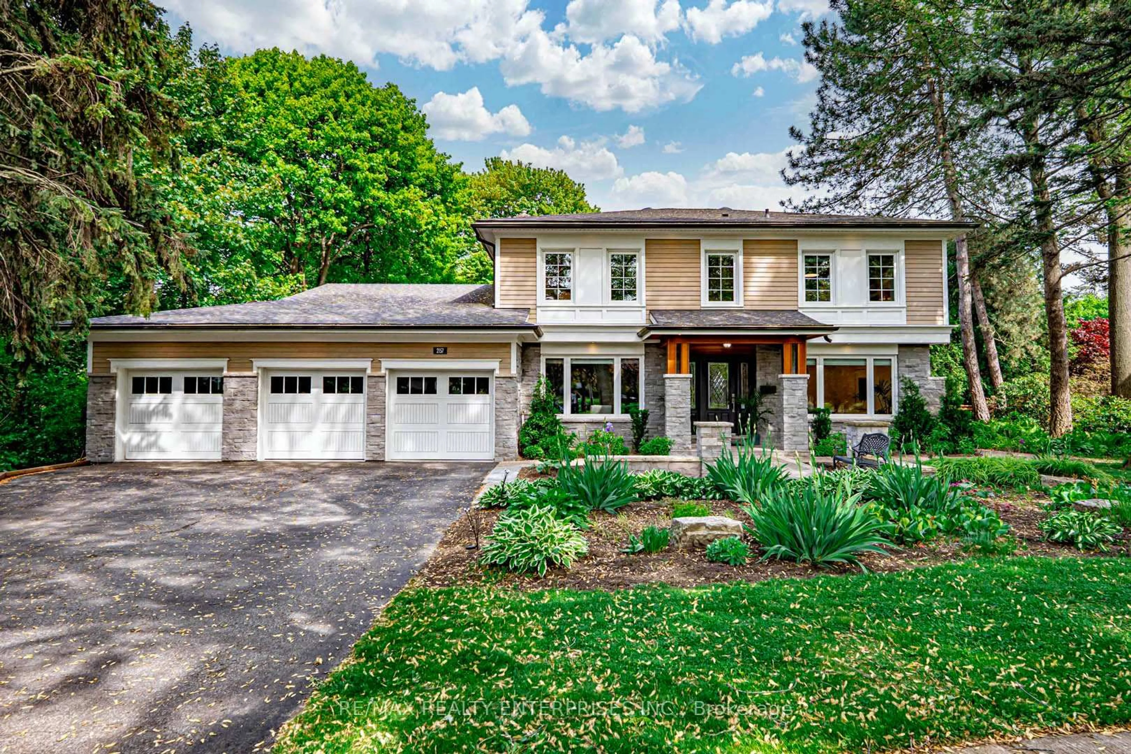 Home with brick exterior material, street for 2157 Hillfield Crt, Mississauga Ontario L5B 1Y2
