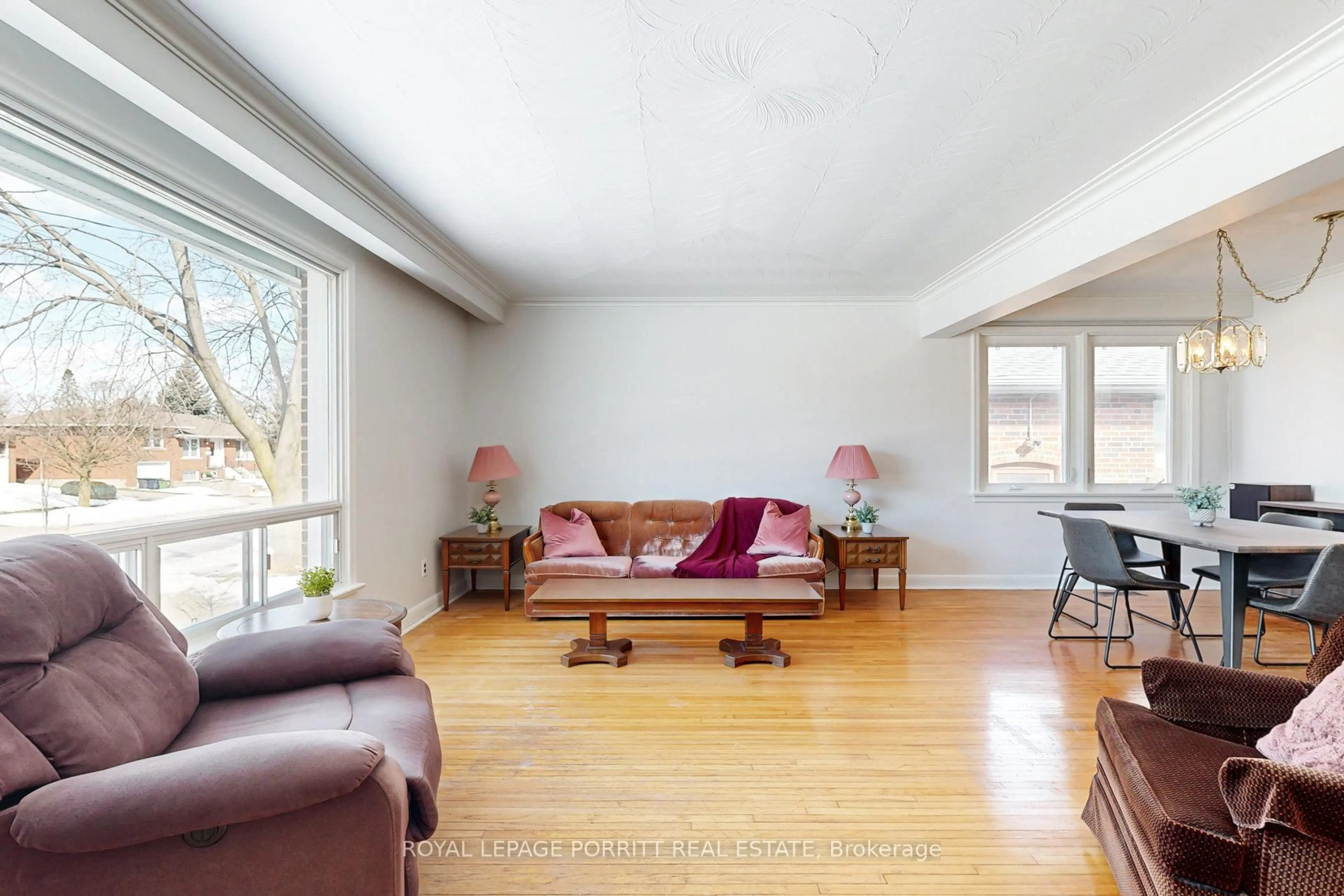 Living room with furniture, unknown for 31 Badger Dr, Toronto Ontario M8Z 2M8