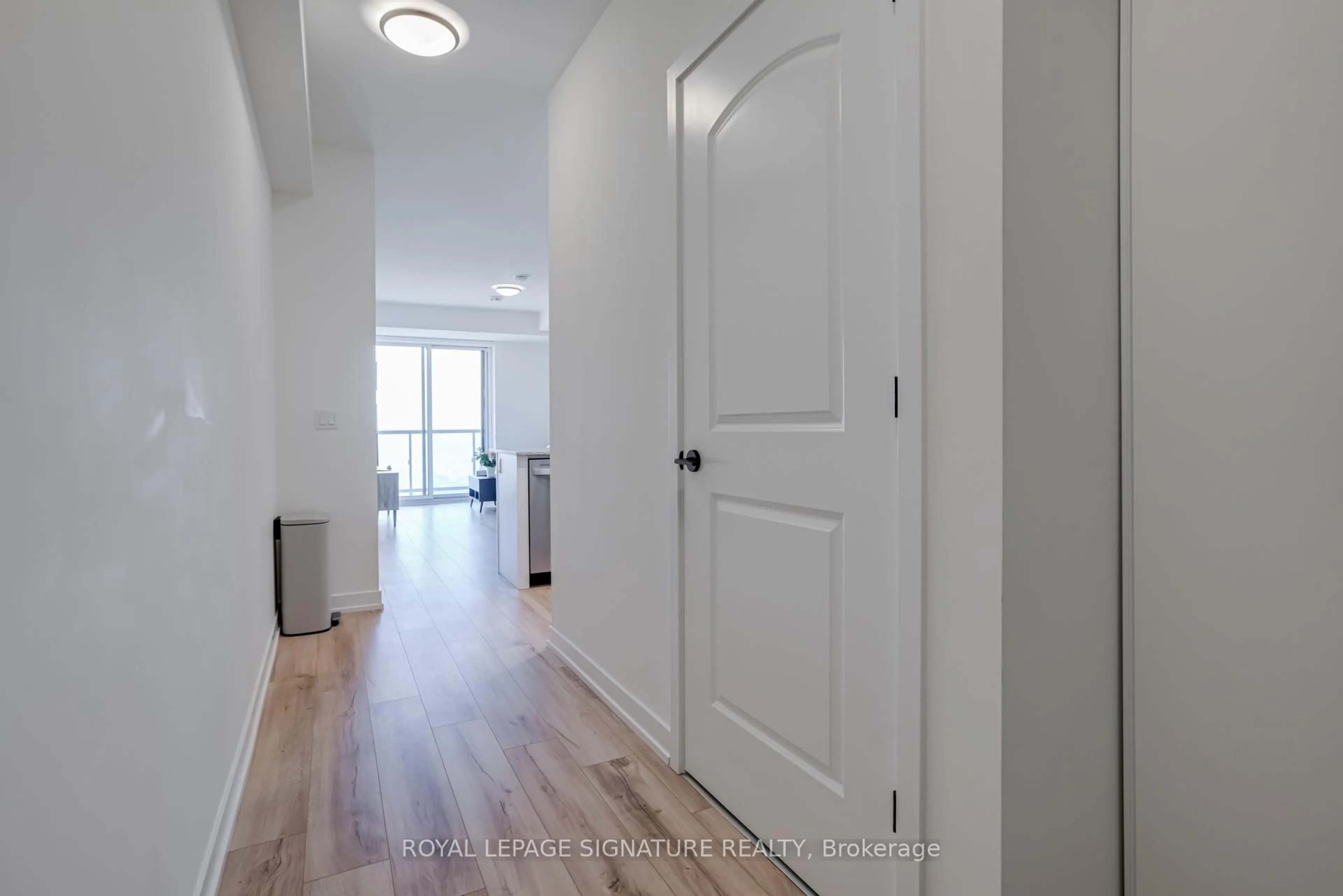Indoor entryway for 335 Wheat Boom Dr #1110, Oakville Ontario L6H 7Y1