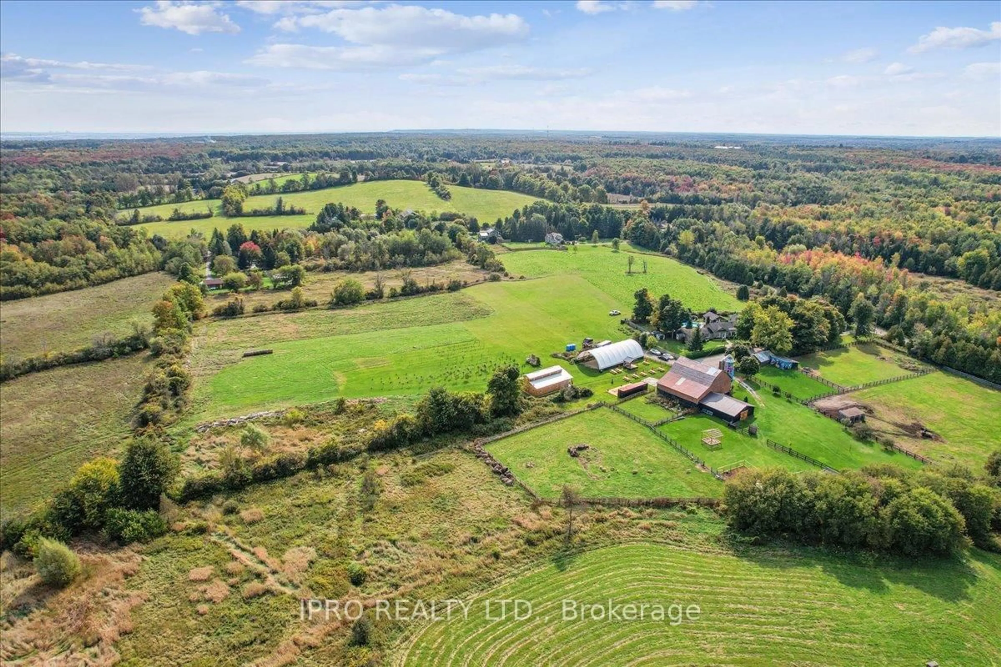A pic from outside/outdoor area/front of a property/back of a property/a pic from drone, unknown for 12509 DUBLIN Line, Halton Hills Ontario L7J 2M1