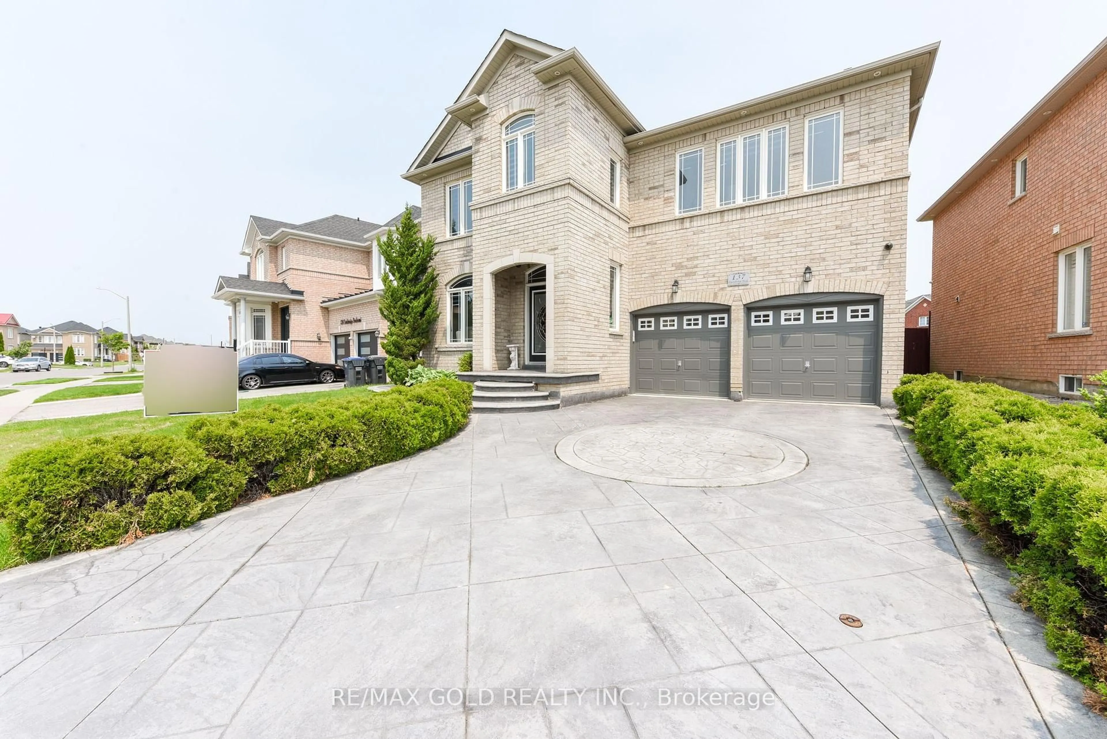Unknown for 137 EARLSBRIDGE Blvd, Brampton Ontario L7A 3T7