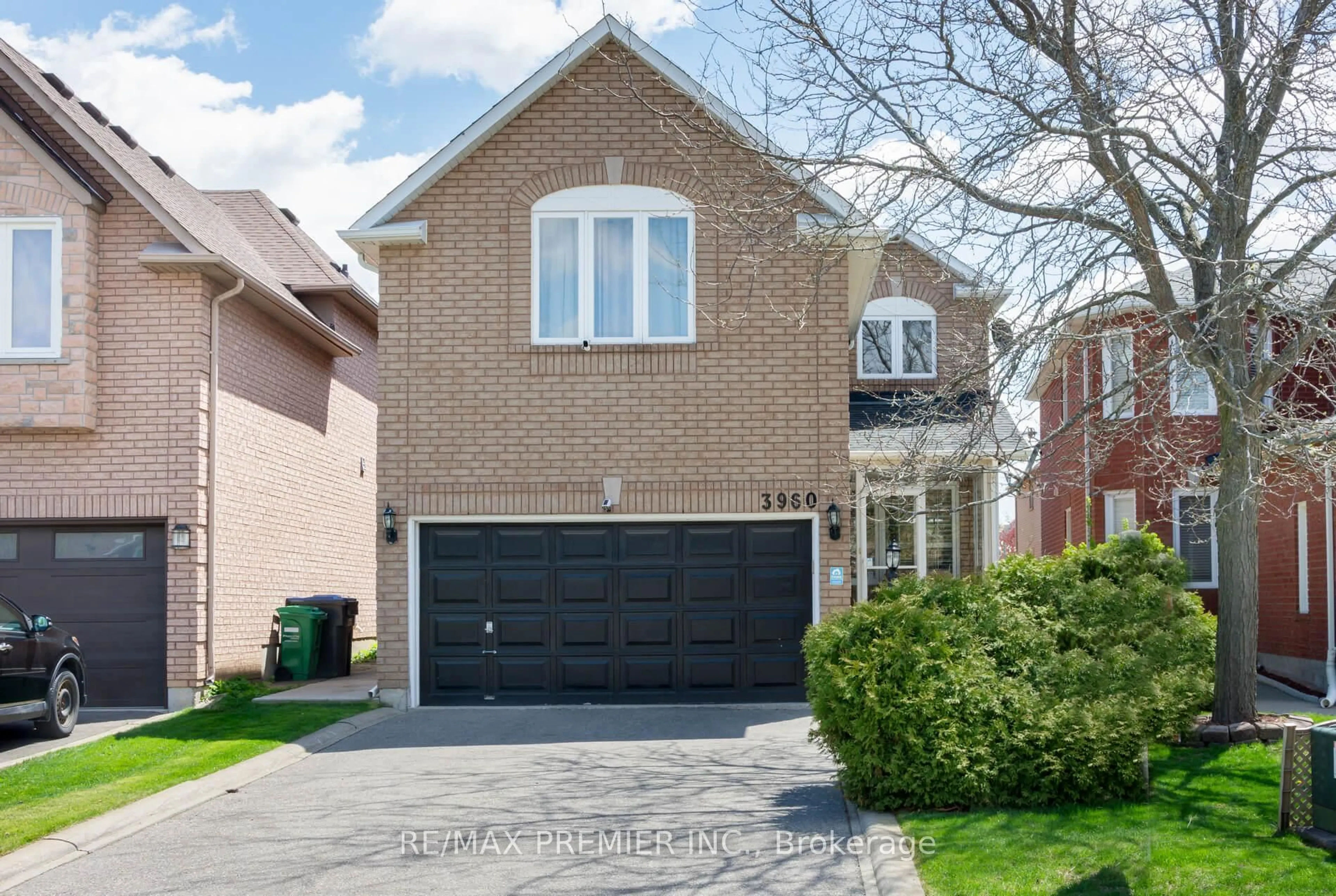 Home with brick exterior material, street for 3960 Honey Locust Tr, Mississauga Ontario L5N 7A5